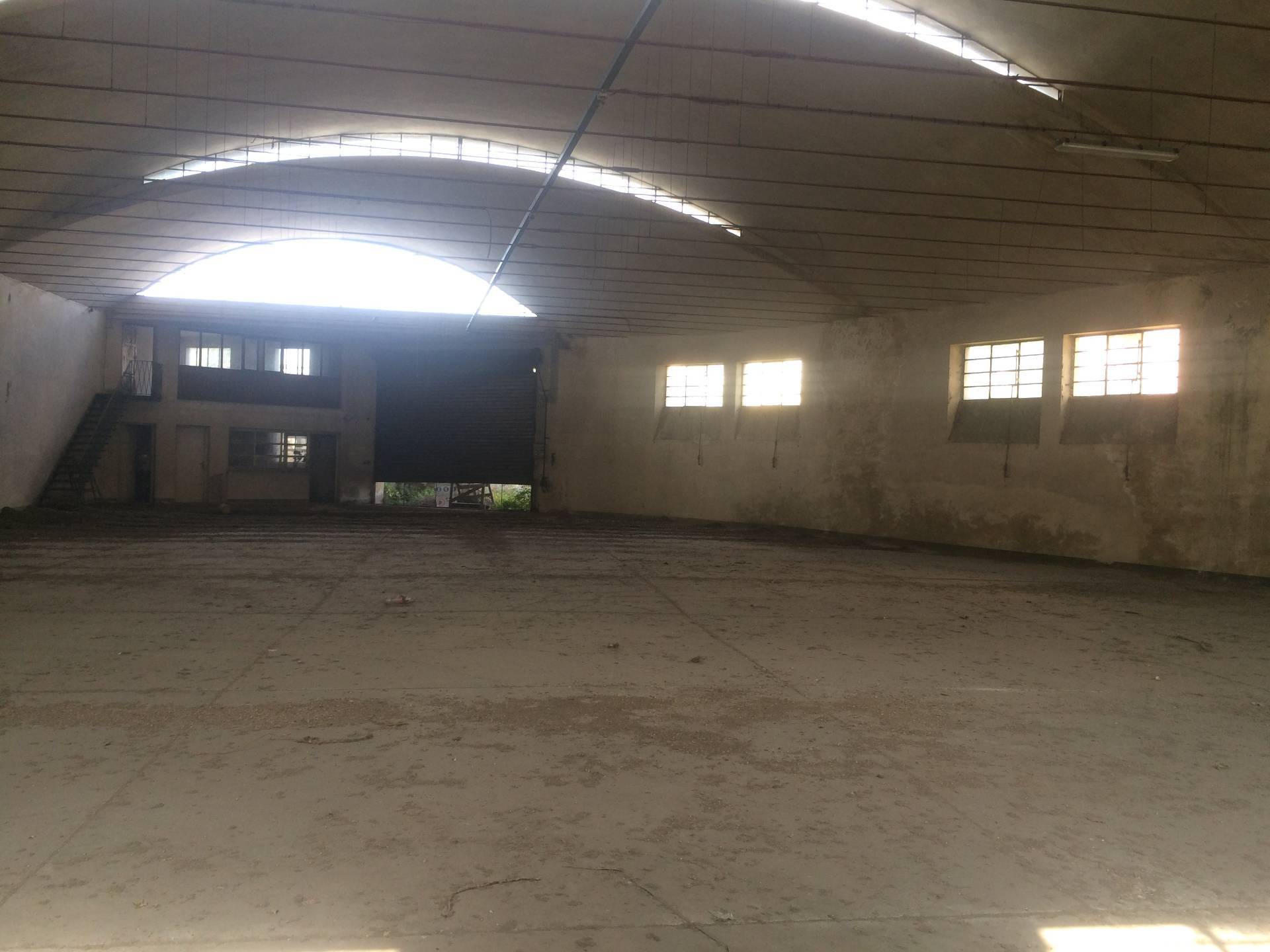 Fondo Commerciale in affitto a Lucca, Lucca fuori mura