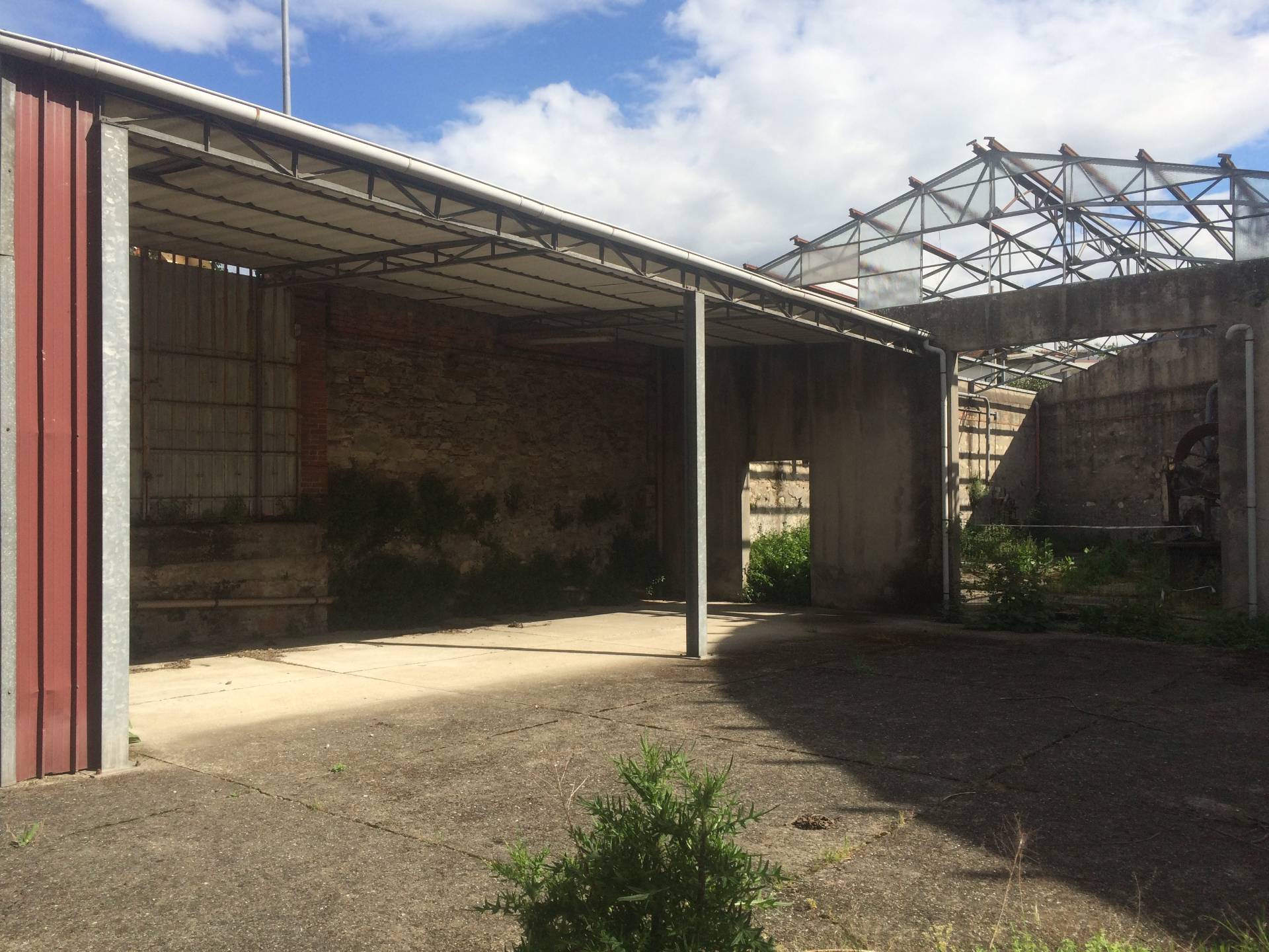 Fondo Commerciale in vendita a Lucca, Lucca fuori mura