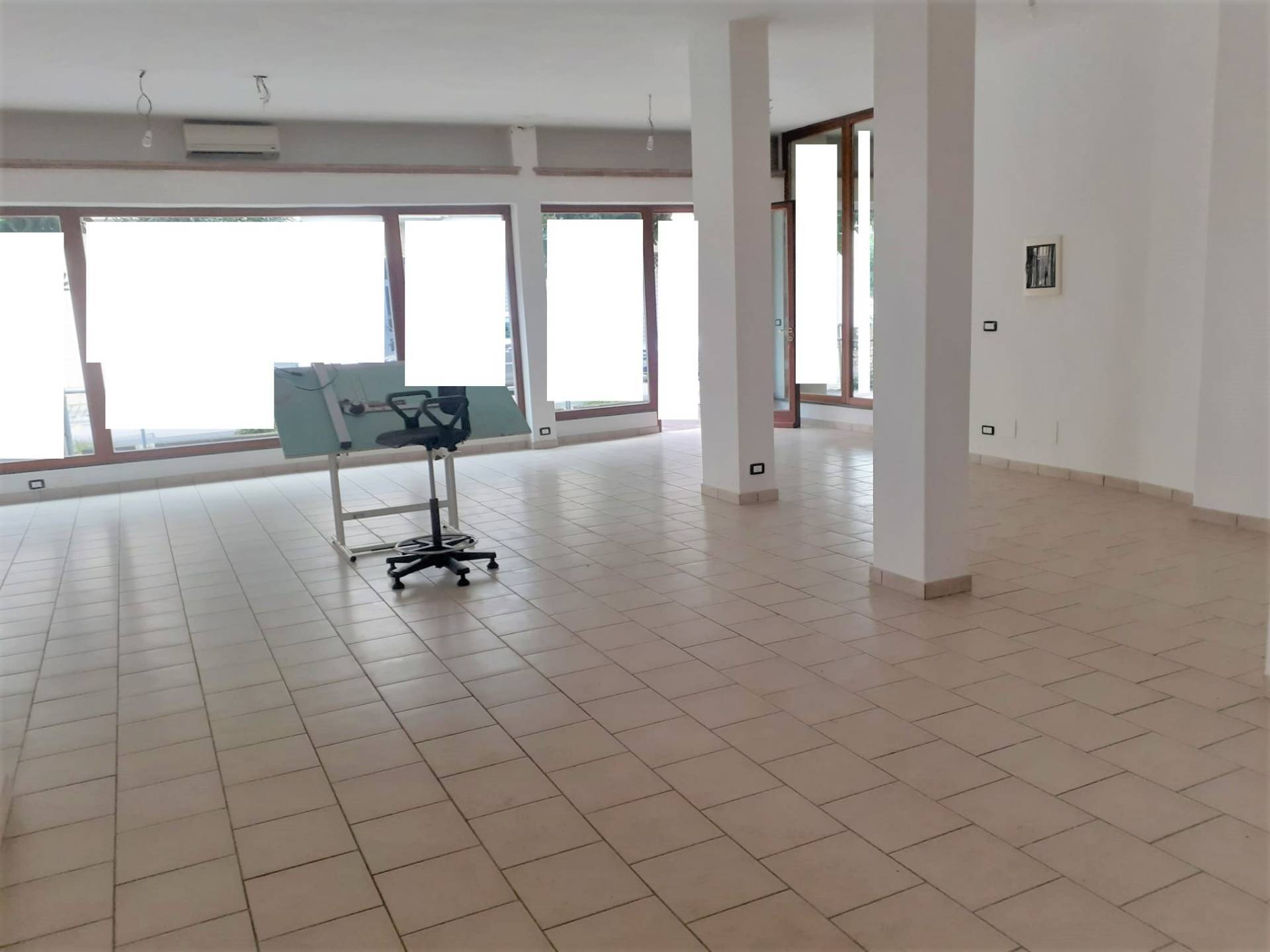 Fondo Commerciale in affitto a Viareggio, Centro