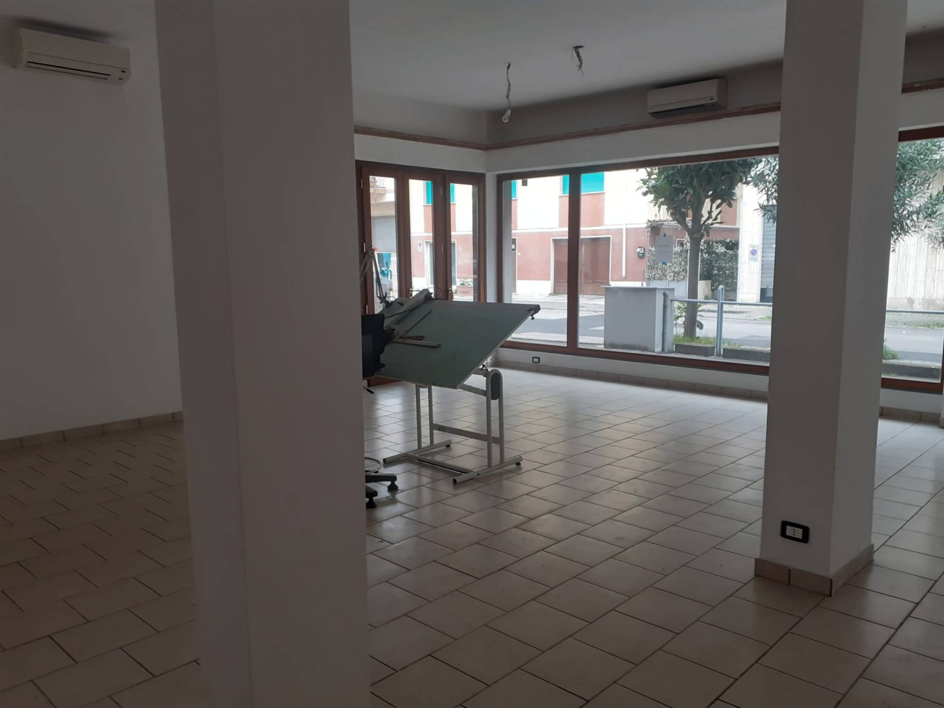 Fondo Commerciale in affitto a Viareggio, Centro