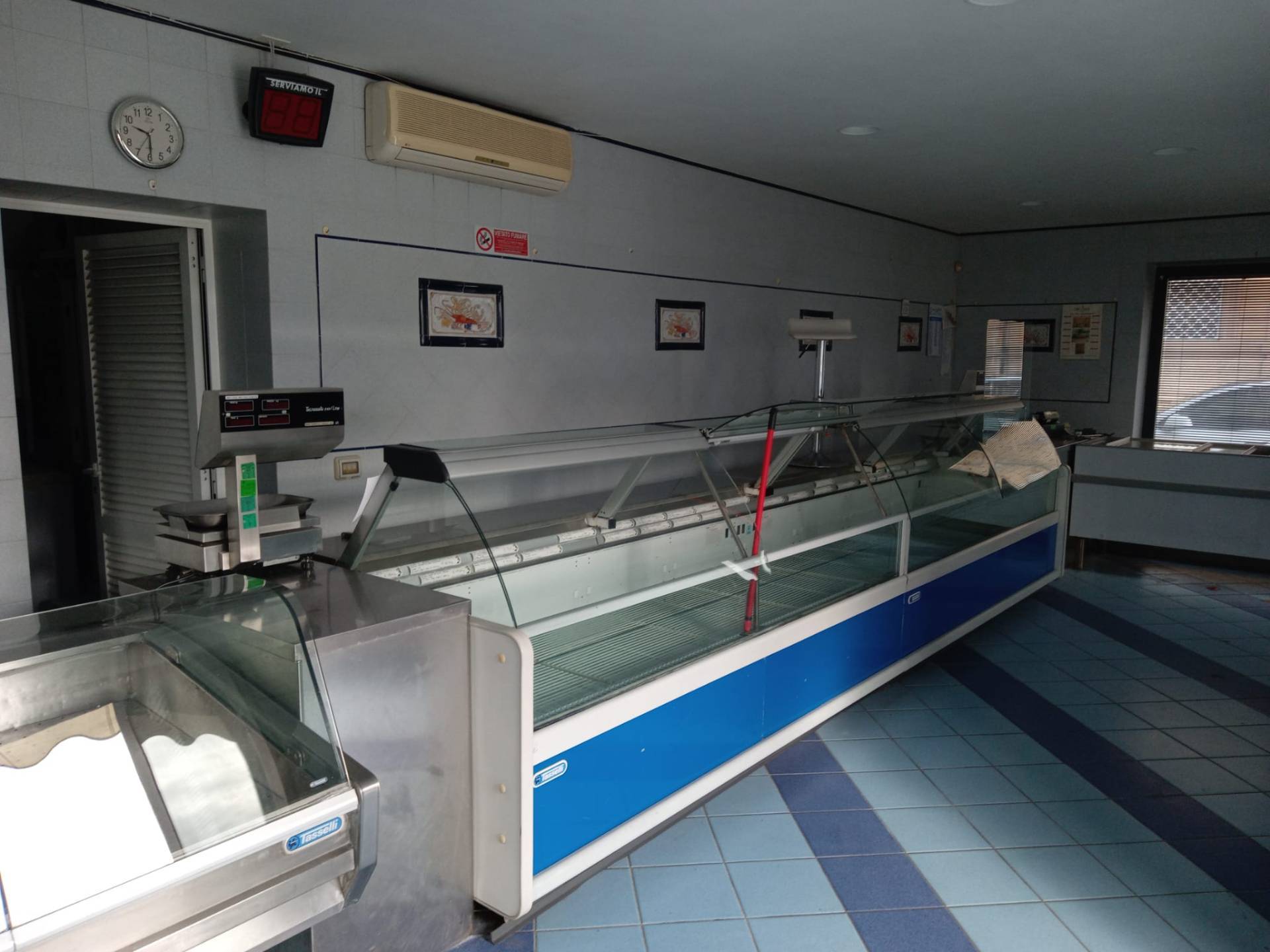 Fondo Commerciale in affitto a Viareggio, Darsena