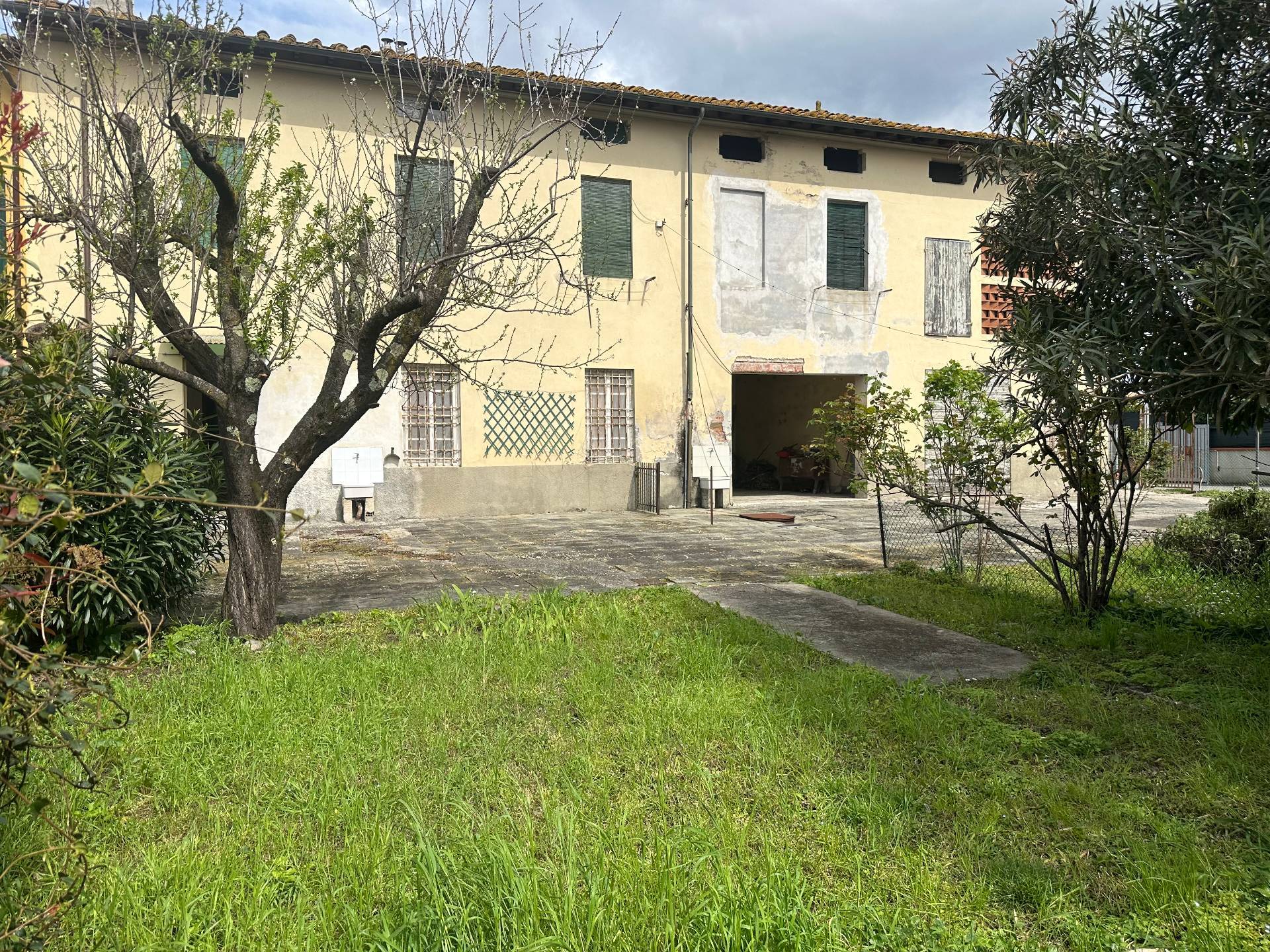 Casa indipendente in vendita a Lucca, San Filippo