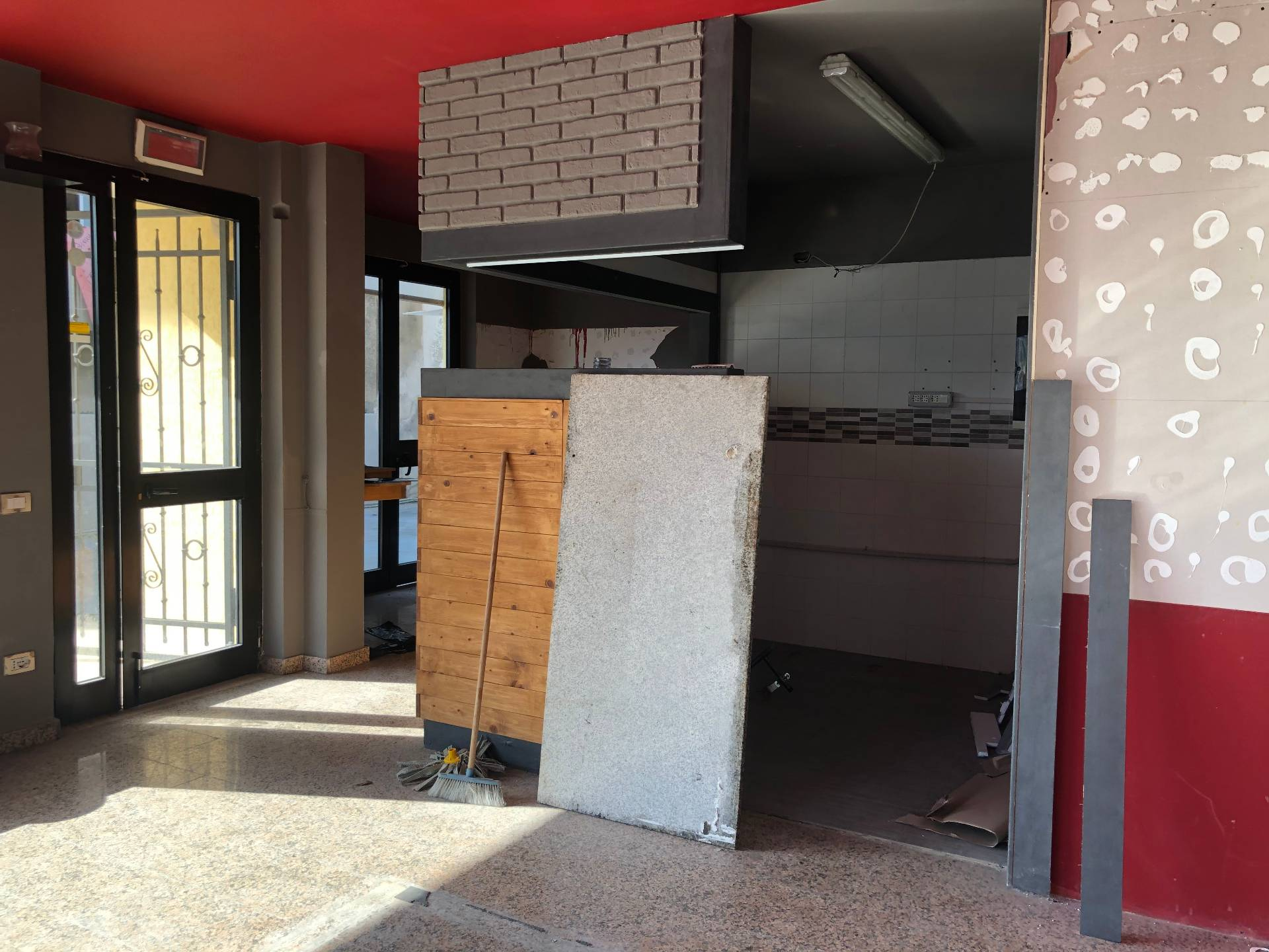 Fondo Commerciale in affitto a Viareggio