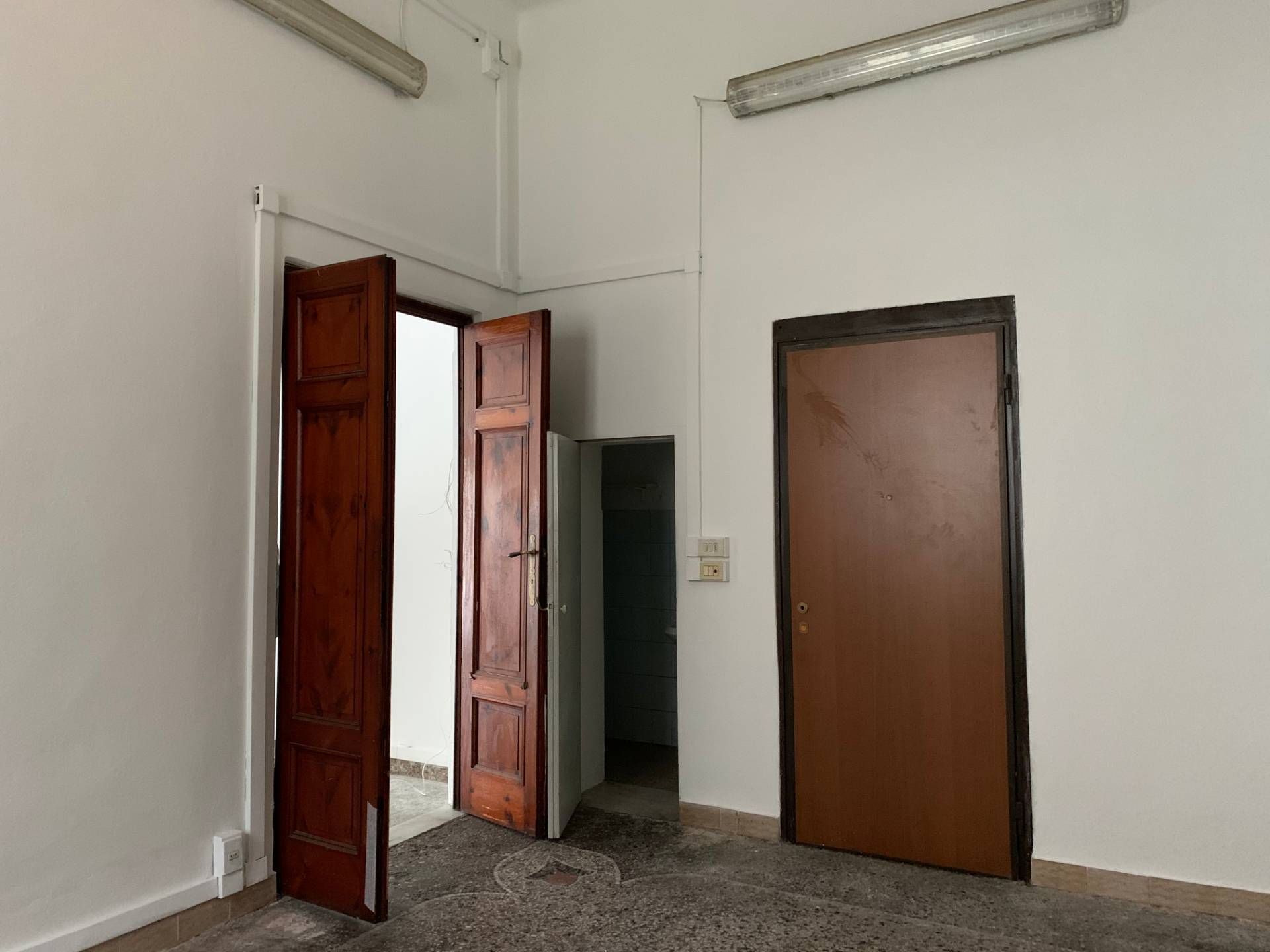 Fondo Commerciale in affitto a Lucca, San Concordio Contrada