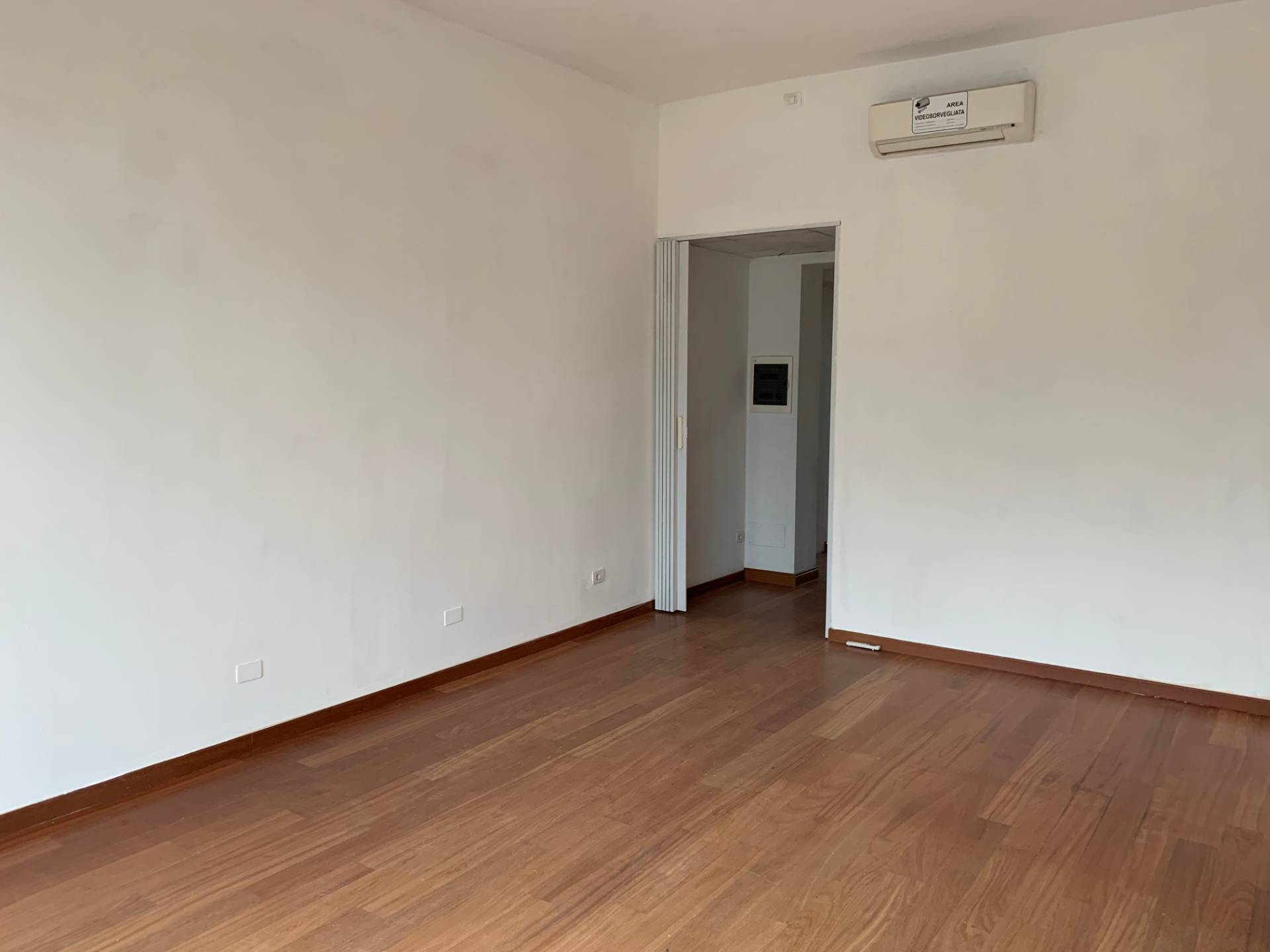 Fondo Artigianale in affitto a Capannori, Lunata