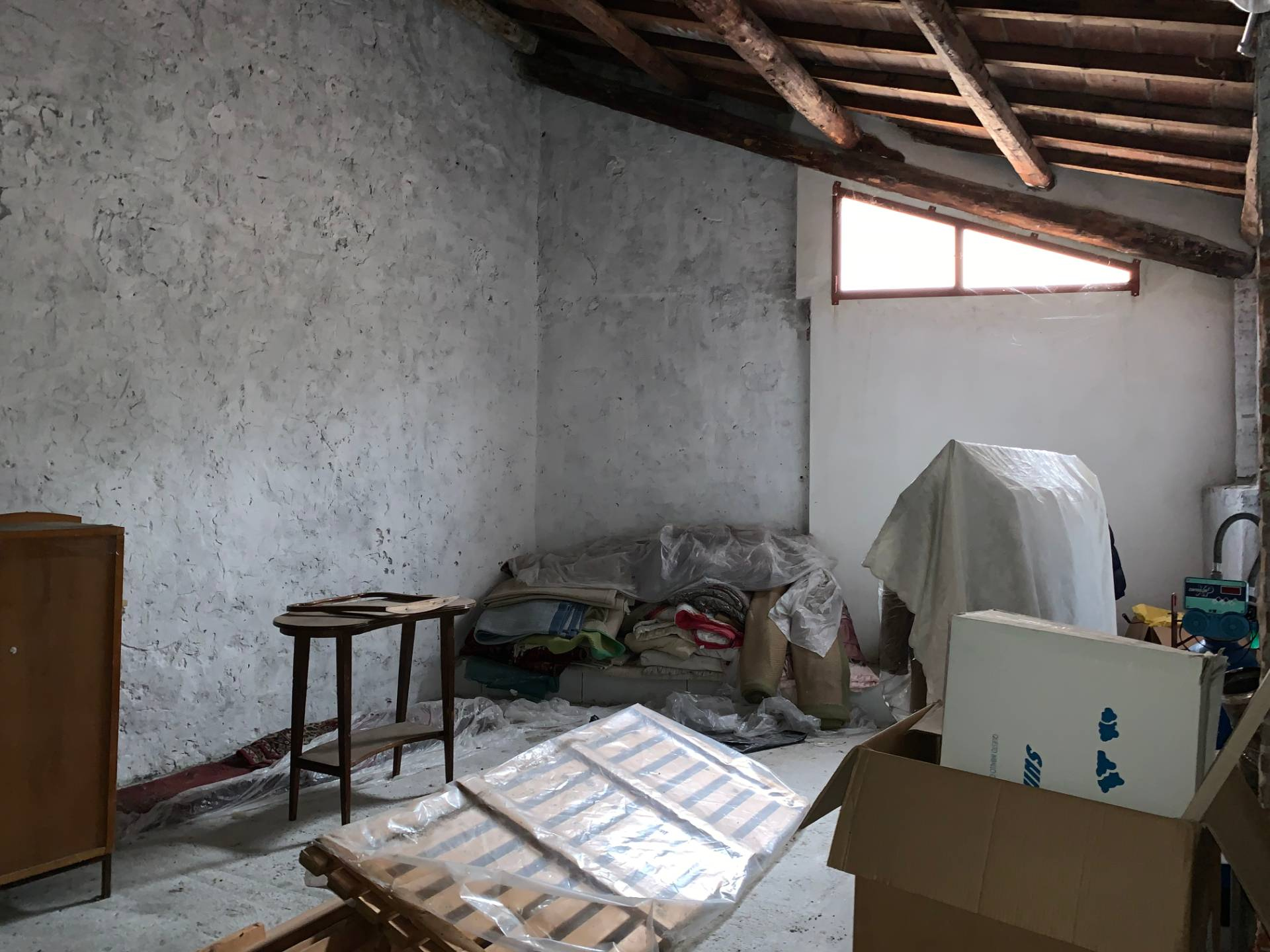 Fondo Artigianale in affitto a Lucca, Ponte a Moriano