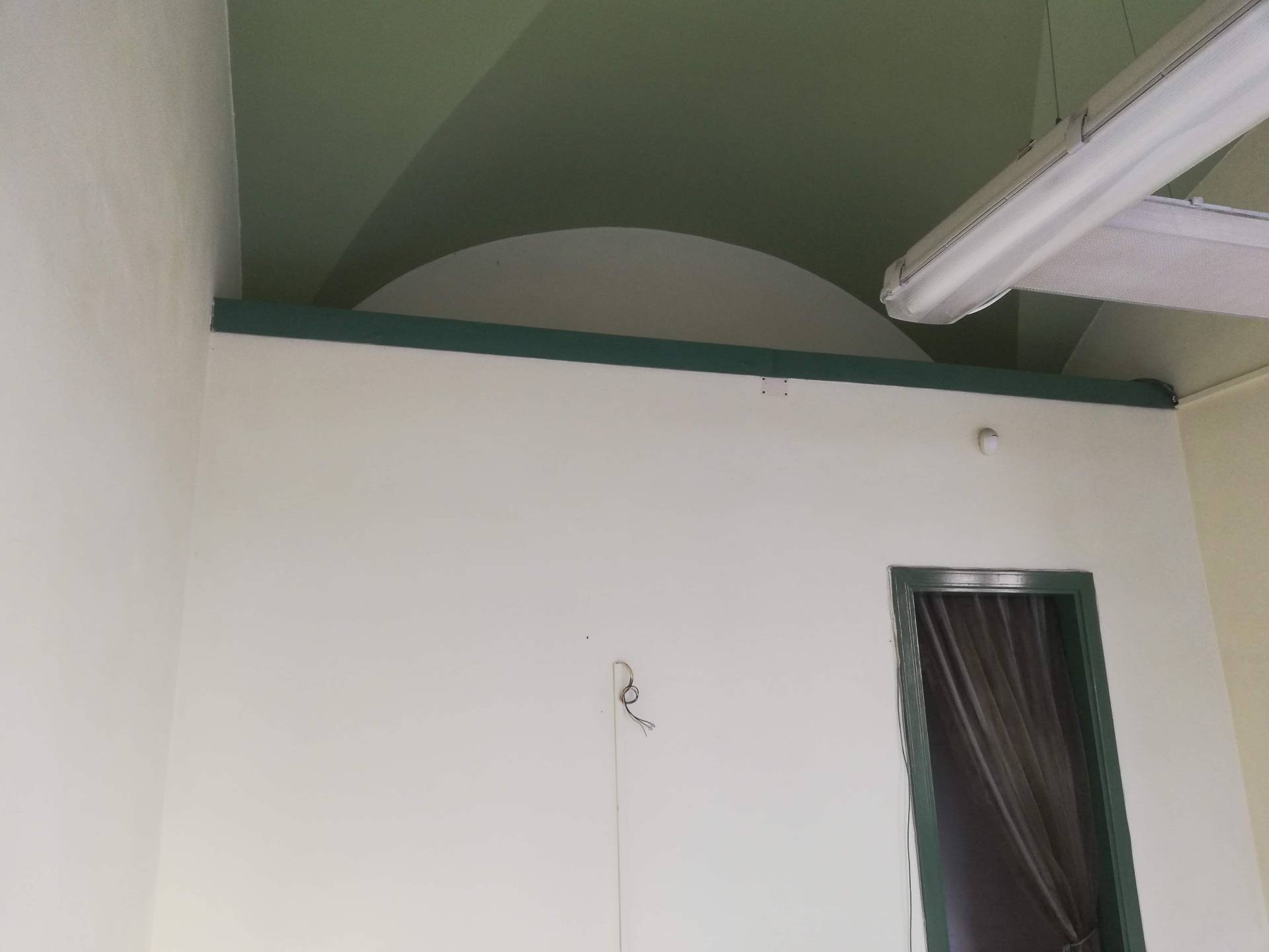 Fondo Commerciale in affitto a Lucca