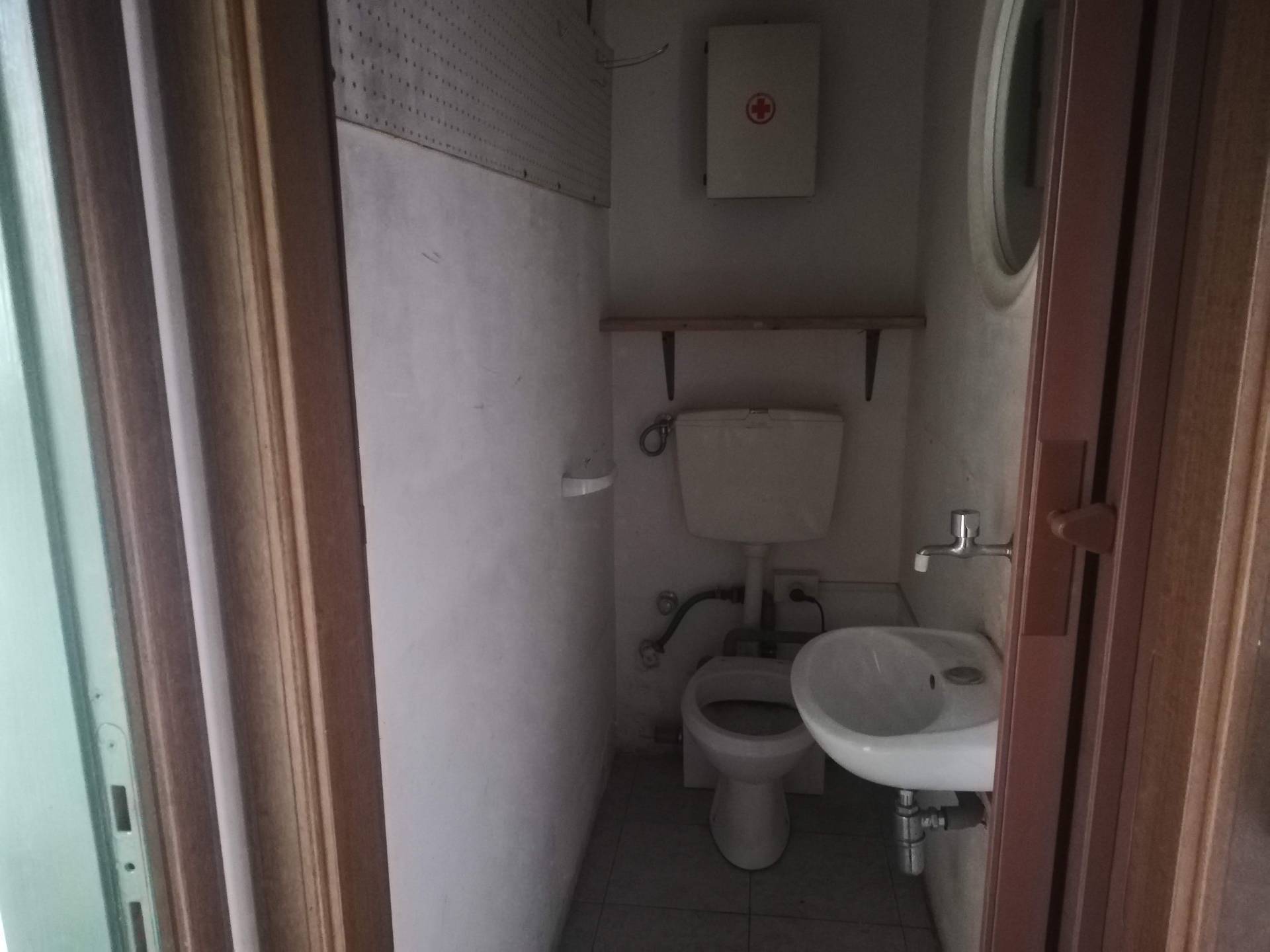 Fondo Commerciale in affitto a Lucca