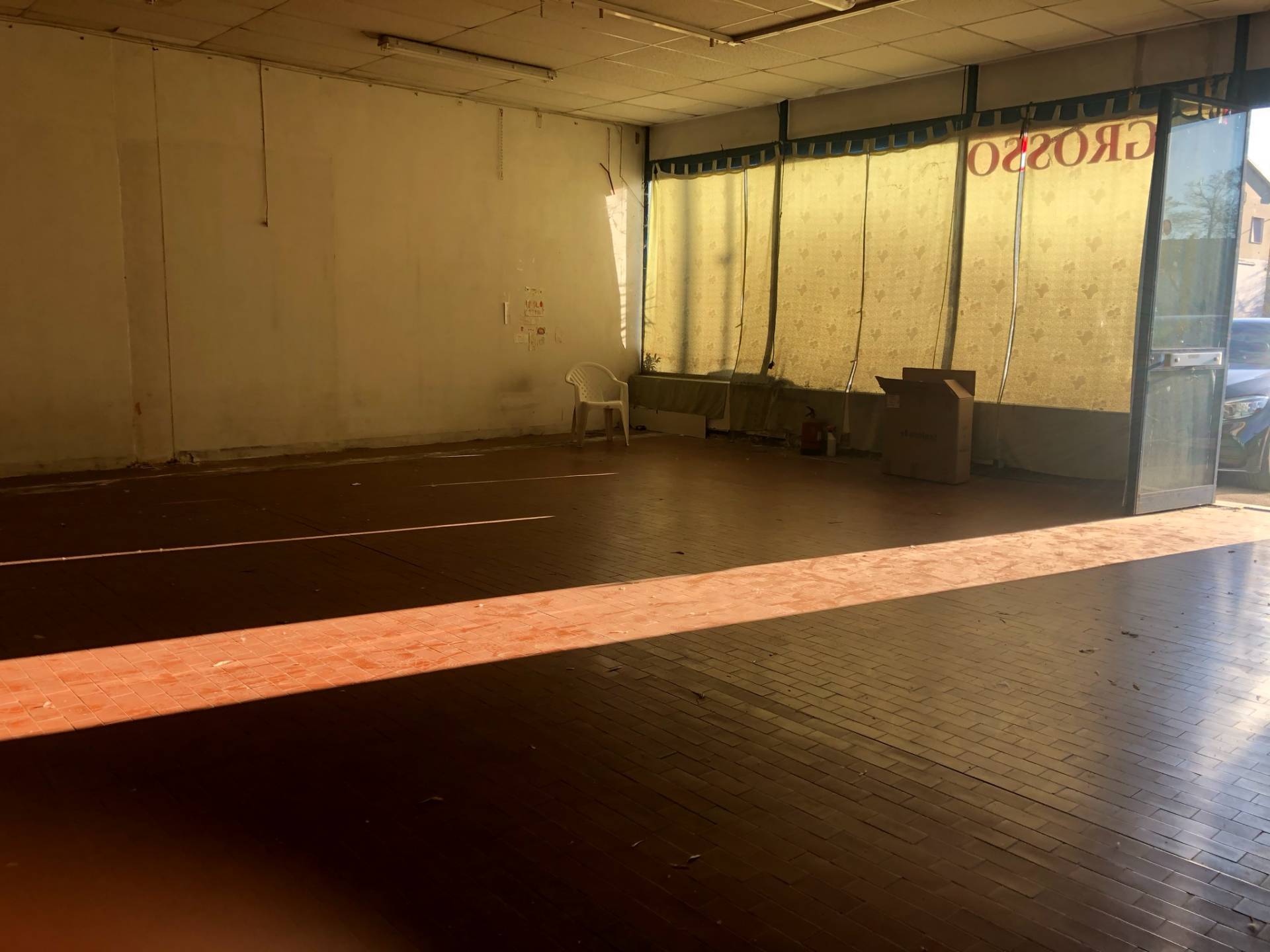 Fondo Commerciale in affitto a Altopascio, Altopascio