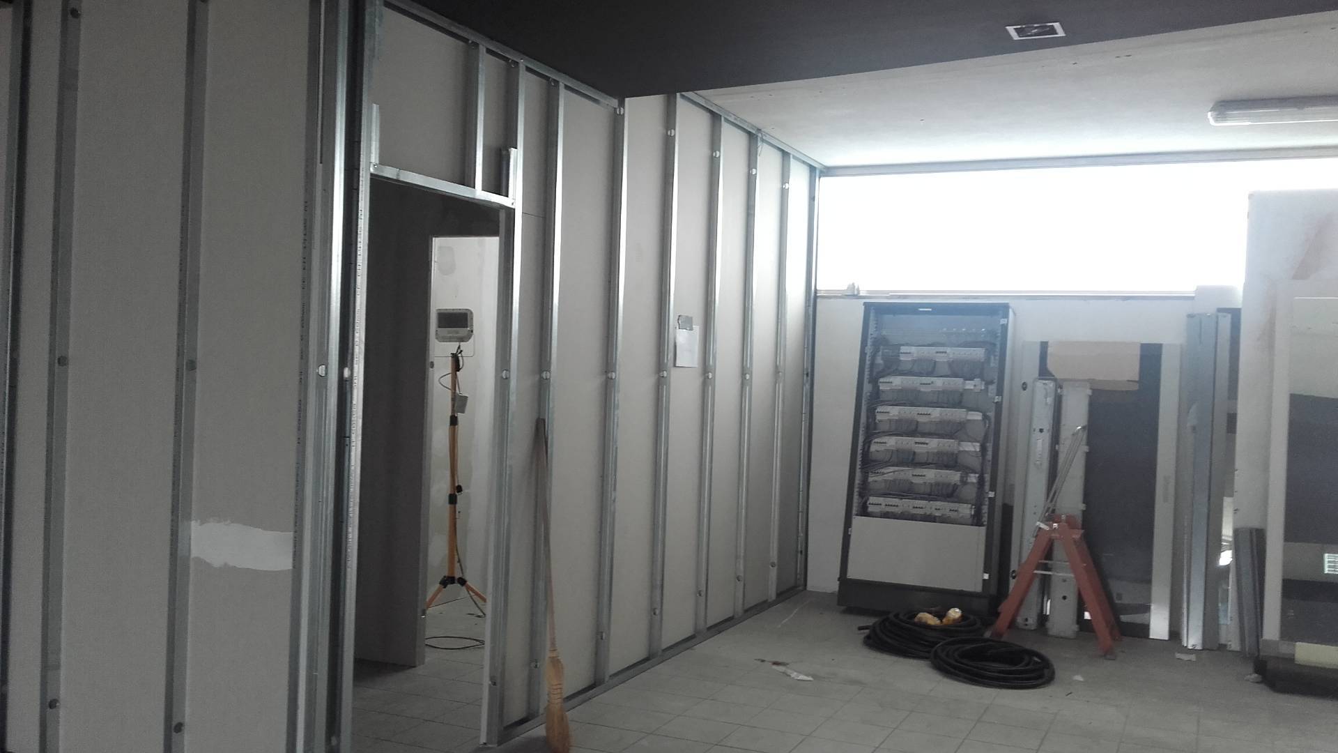 Fondo Commerciale in affitto a Capannori, Lunata