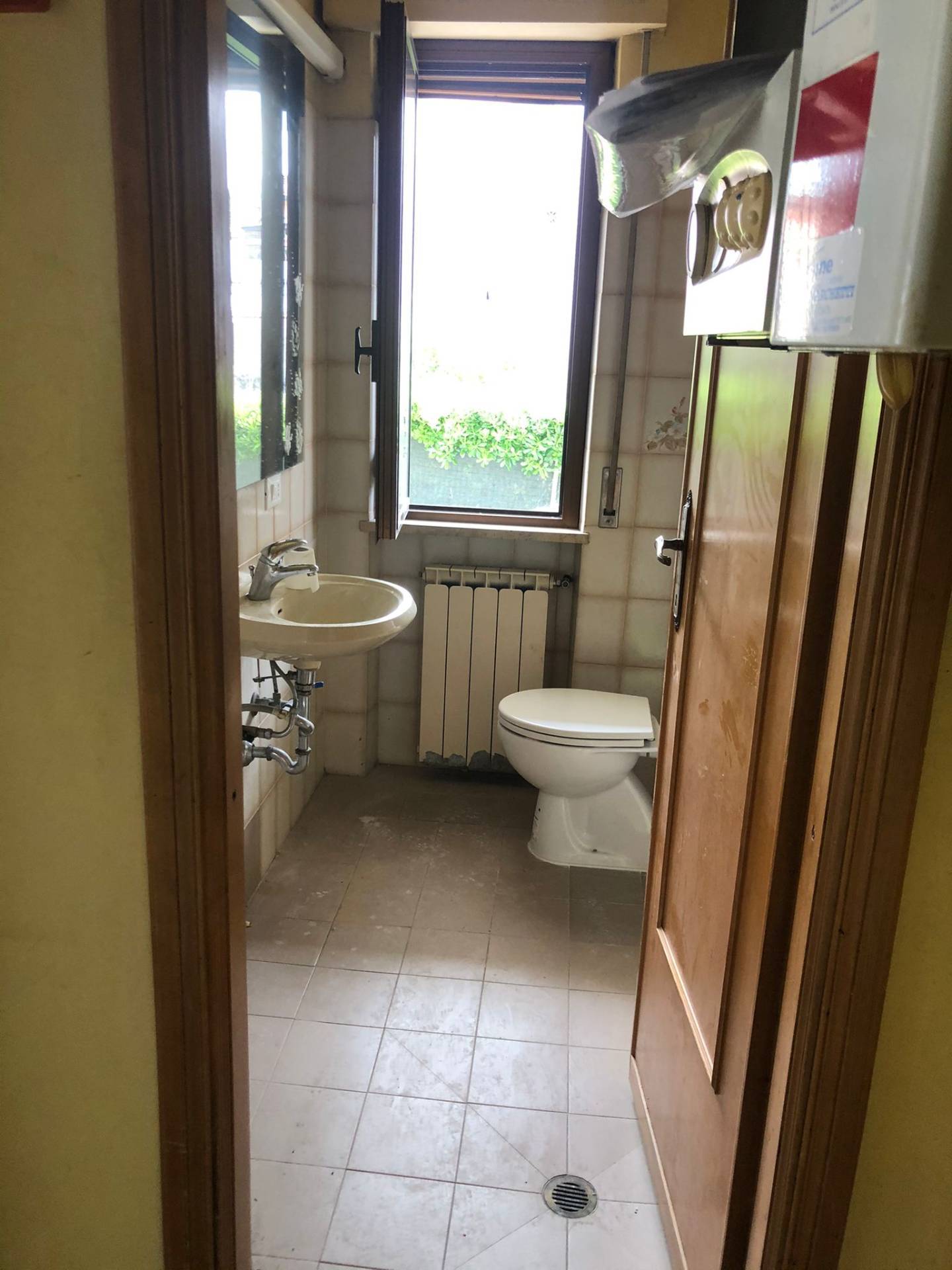 Fondo Commerciale in affitto a Massarosa, Piano di Mommio