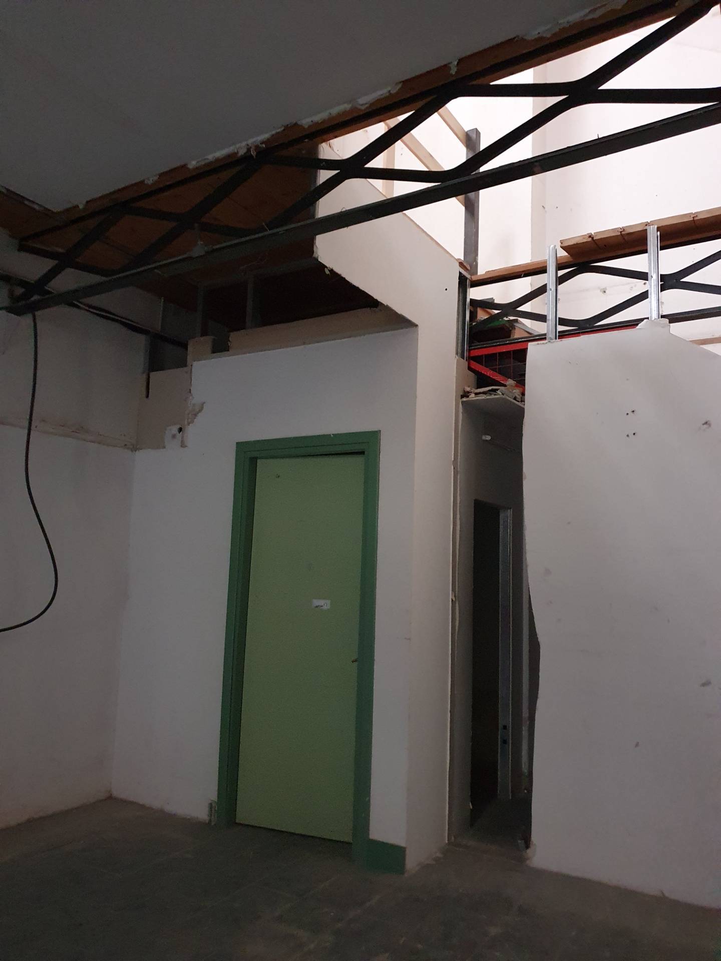 Fondo Commerciale in affitto a Lucca