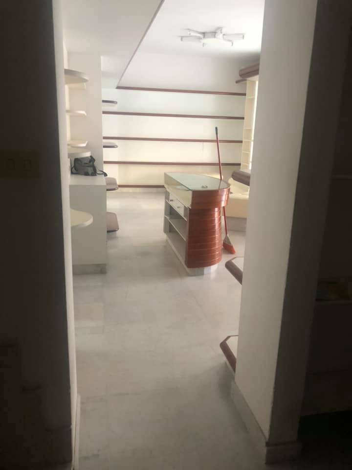 Fondo Commerciale in vendita a Viareggio, Marco Polo