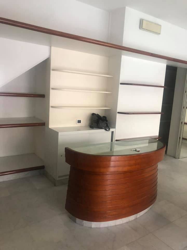 Fondo Commerciale in vendita a Viareggio, Marco Polo