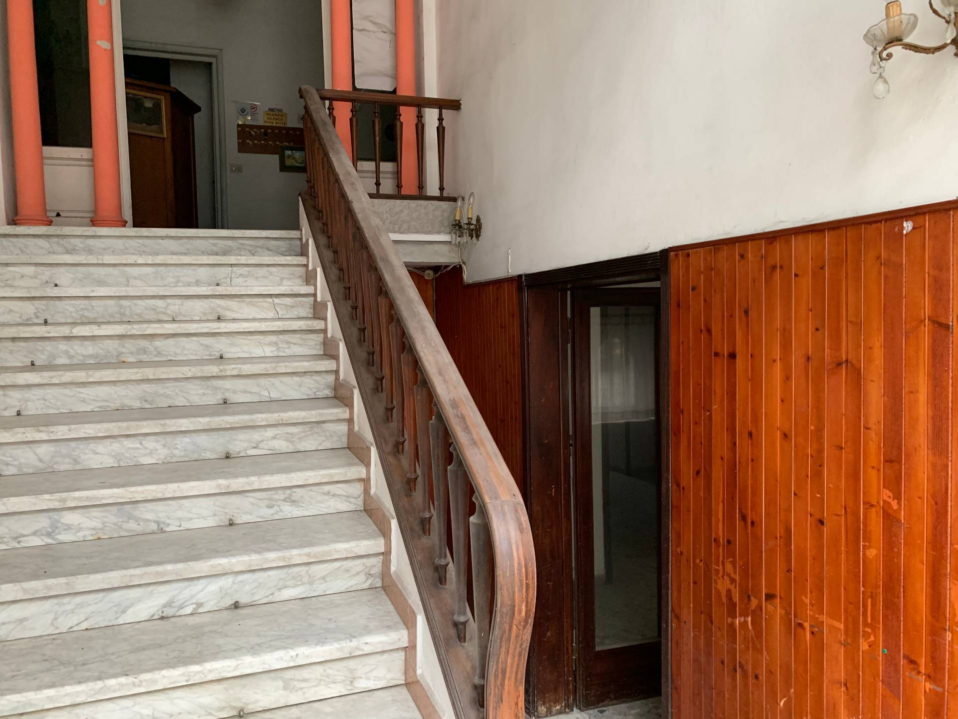 Fondo Commerciale in vendita a Viareggio