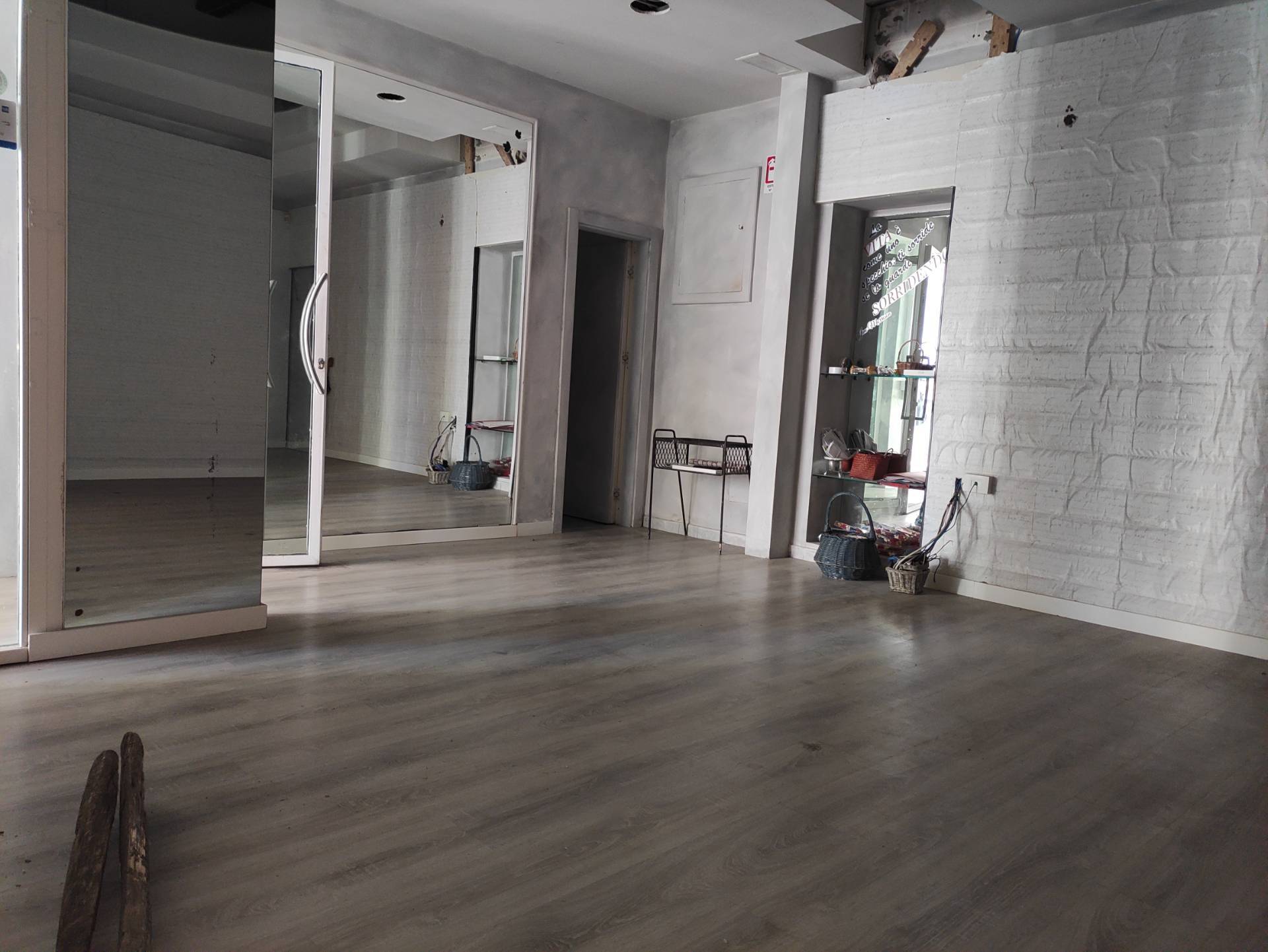 Fondo Commerciale in affitto a Montecatini-Terme, Biscolla