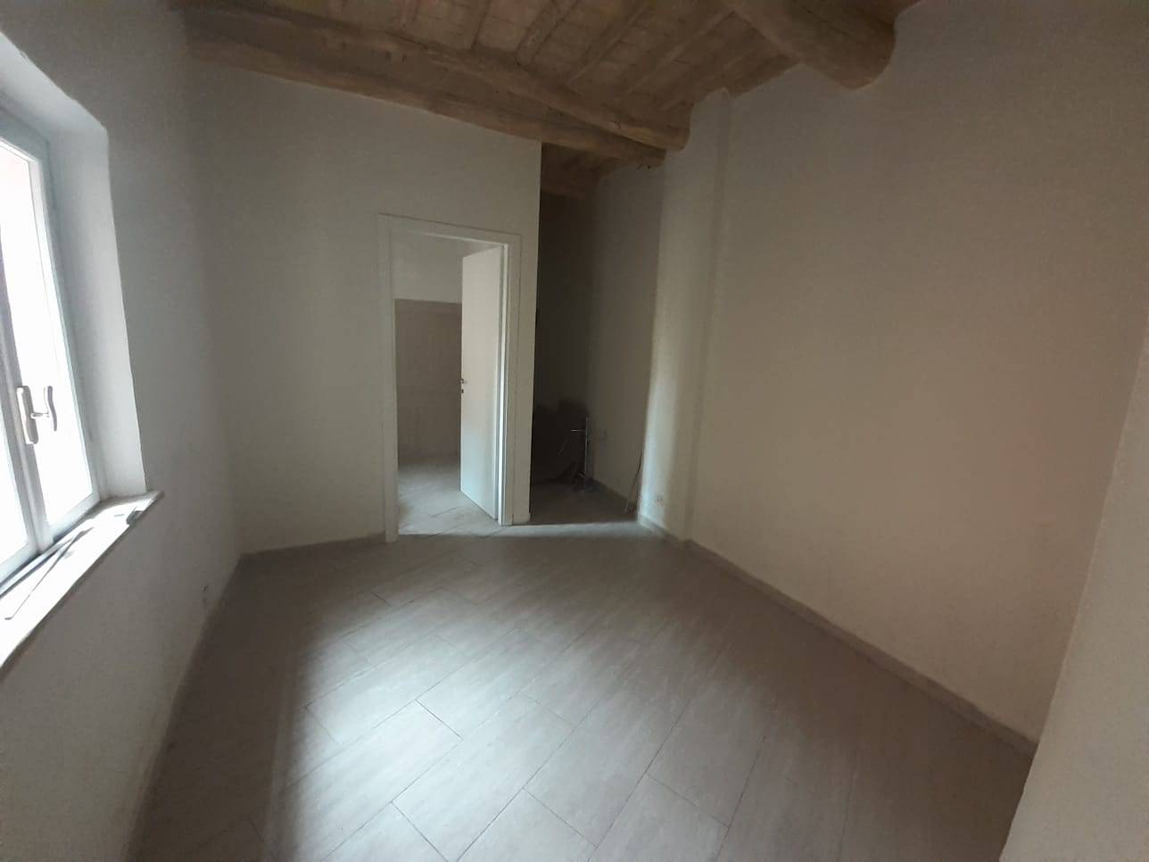 Fondo Commerciale in vendita a Lucca, Lucca fuori mura