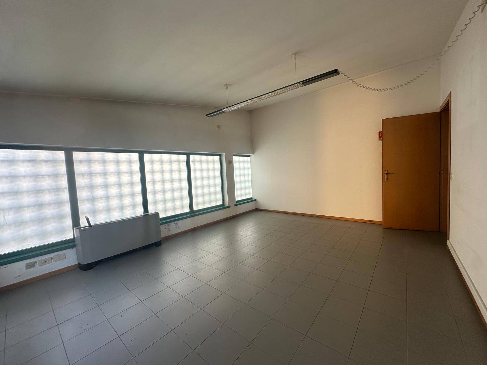 Ufficio in affitto a Lucca, San Marco