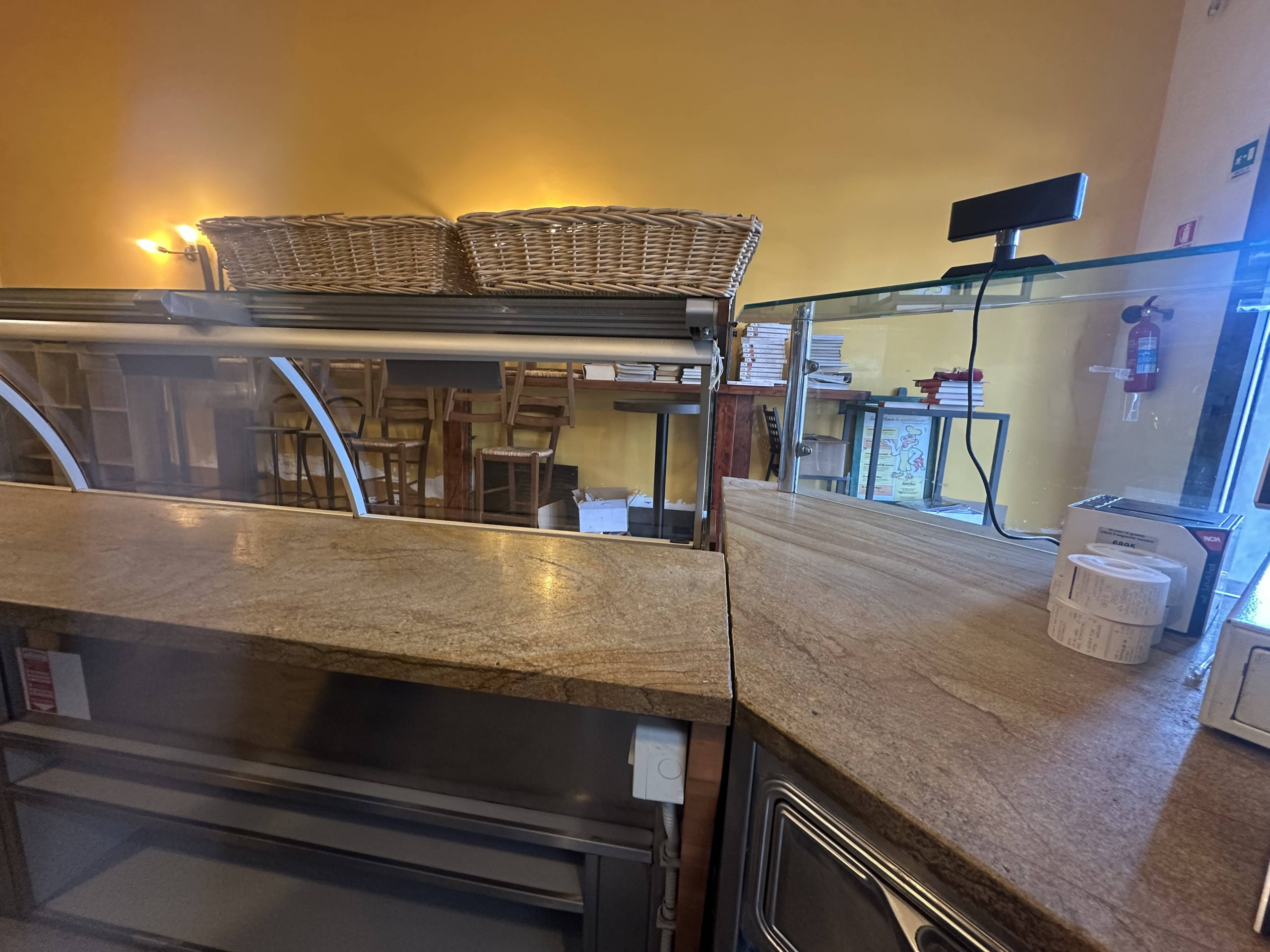 Fondo Commerciale in affitto a Lucca, San Marco