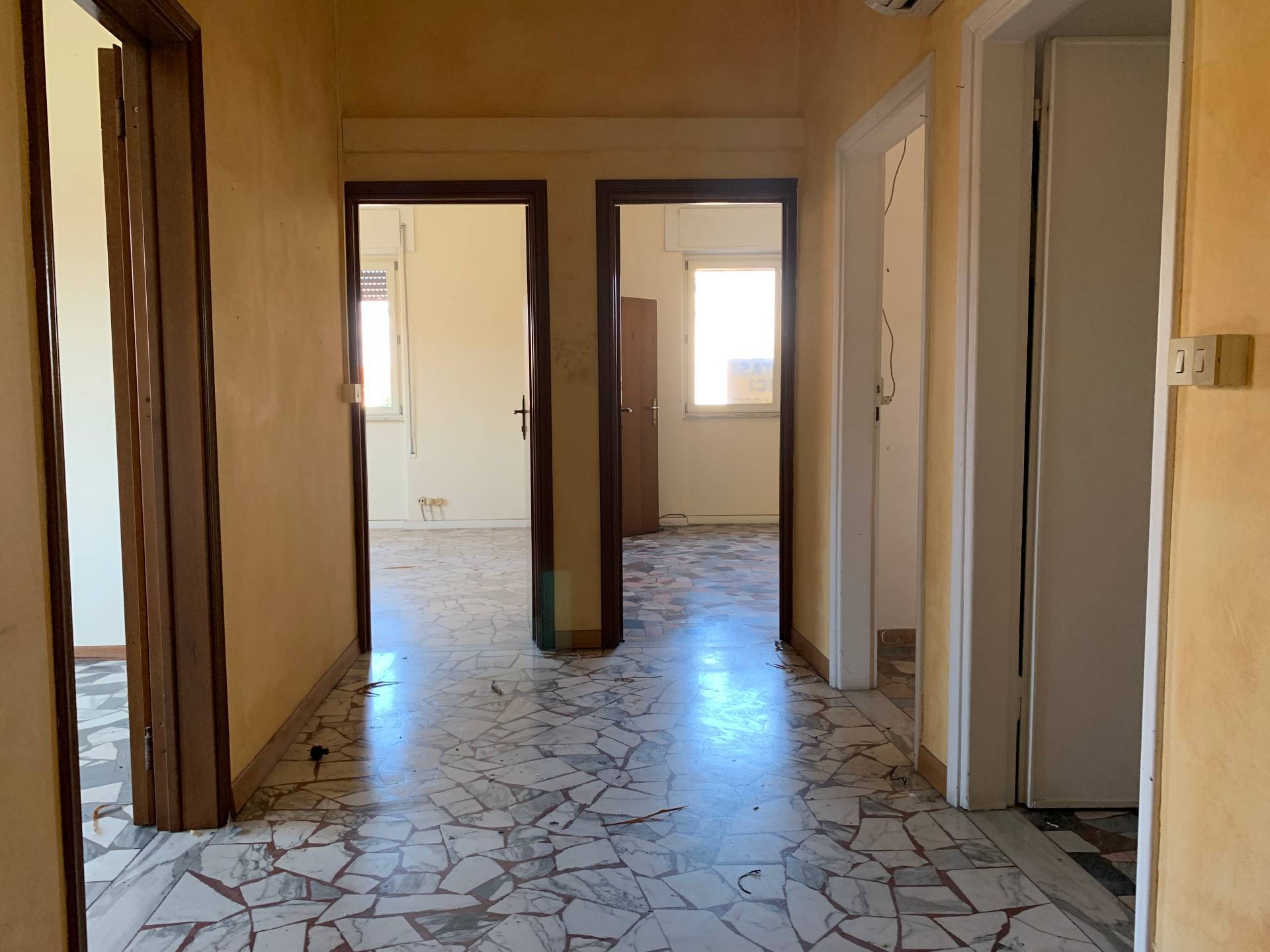 Ufficio in affitto a Viareggio, Torre del Lago Puccini