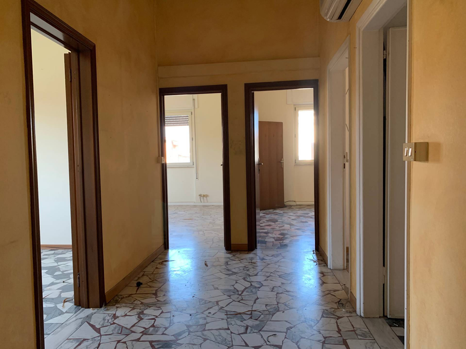 Ufficio in affitto a Viareggio, Torre del Lago Puccini