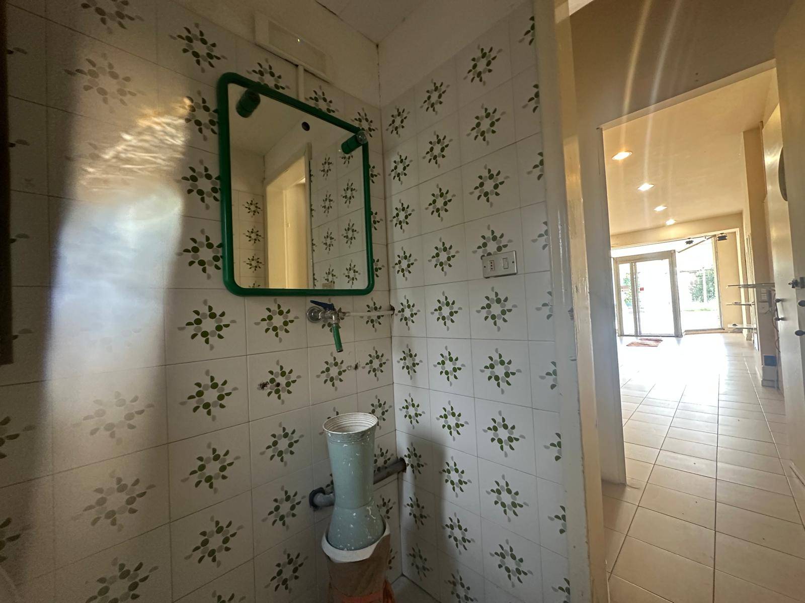 Fondo Commerciale in affitto a Capannori, Lunata