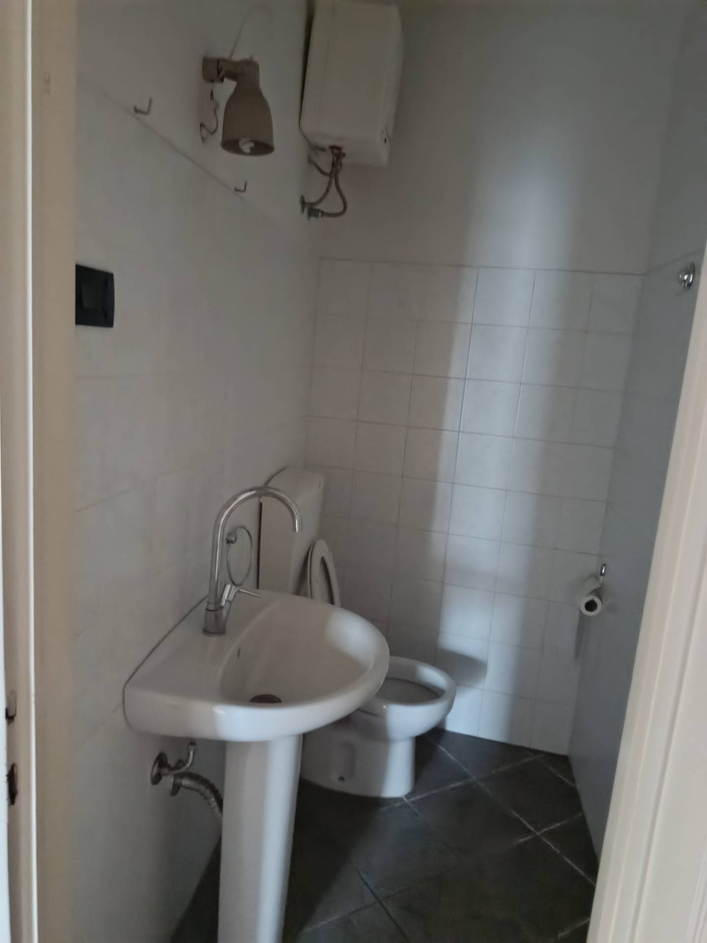 Fondo Commerciale in affitto a Altopascio, Spianate