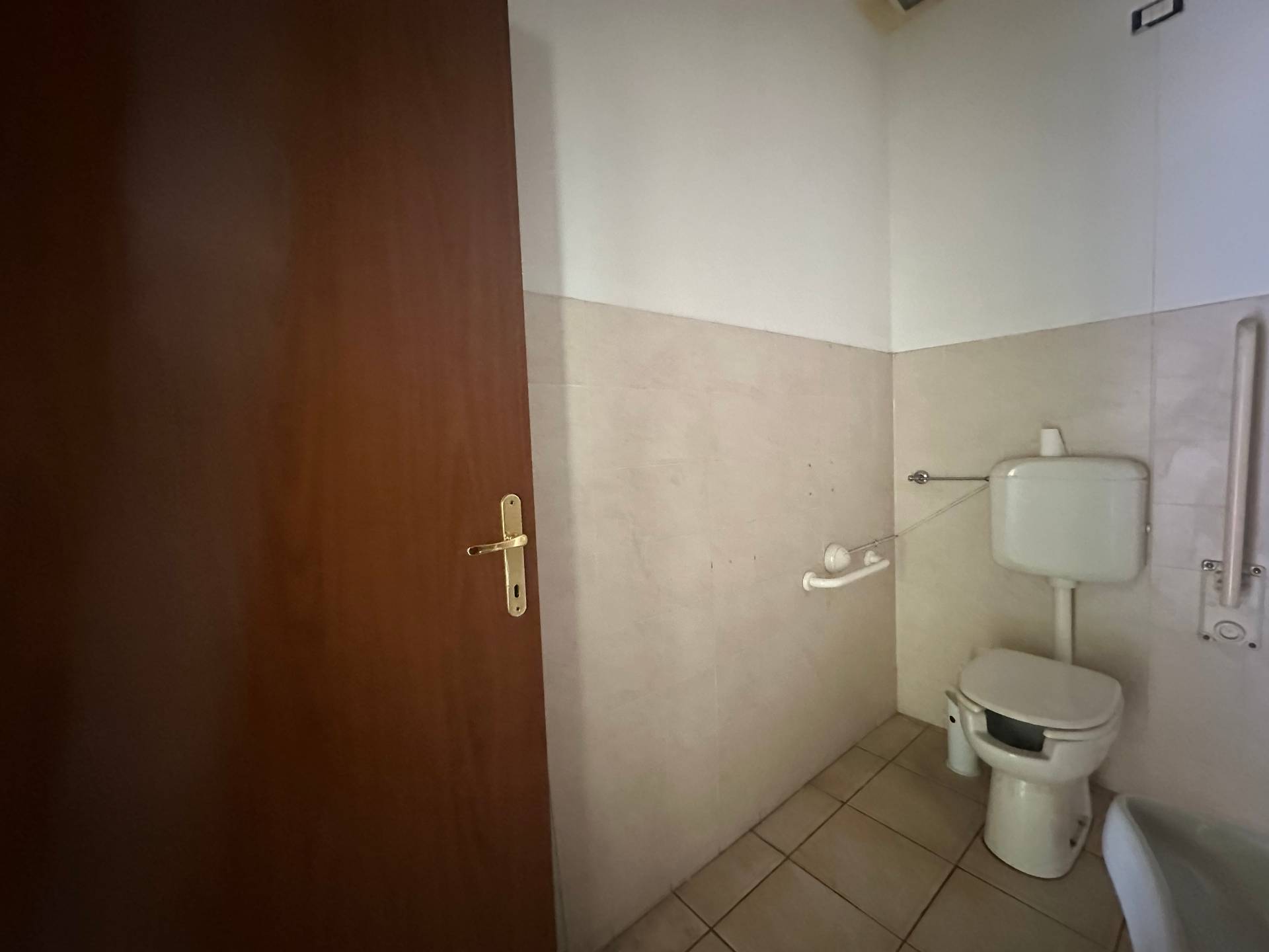 Fondo Commerciale in affitto a Lucca, Lucca fuori mura