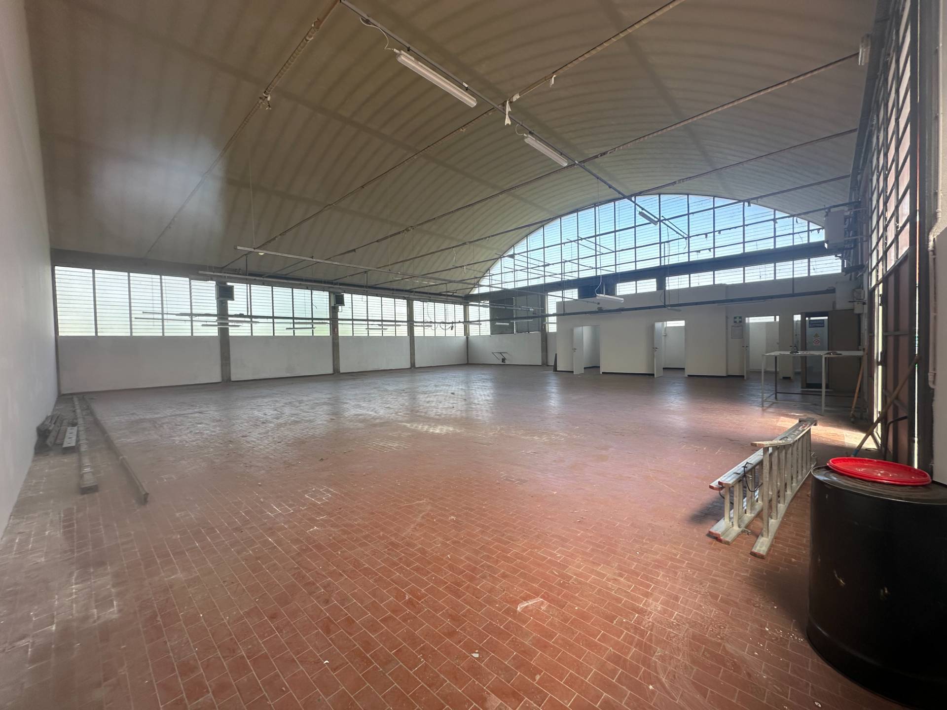 Fondo Artigianale in affitto a Capannori, Camigliano
