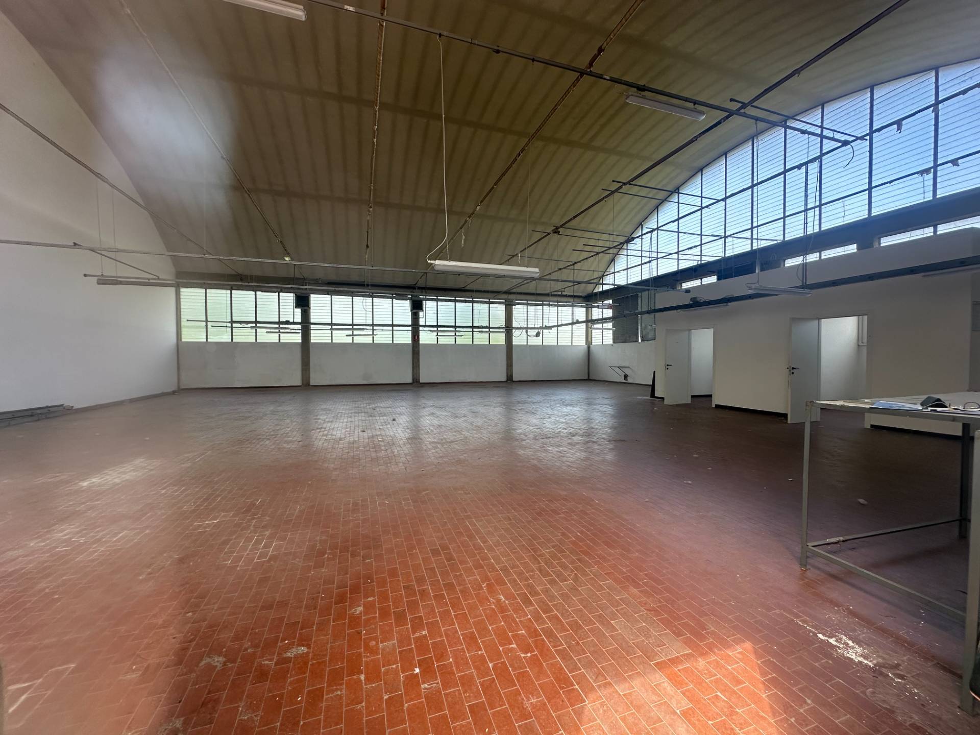 Fondo Artigianale in affitto a Capannori, Camigliano