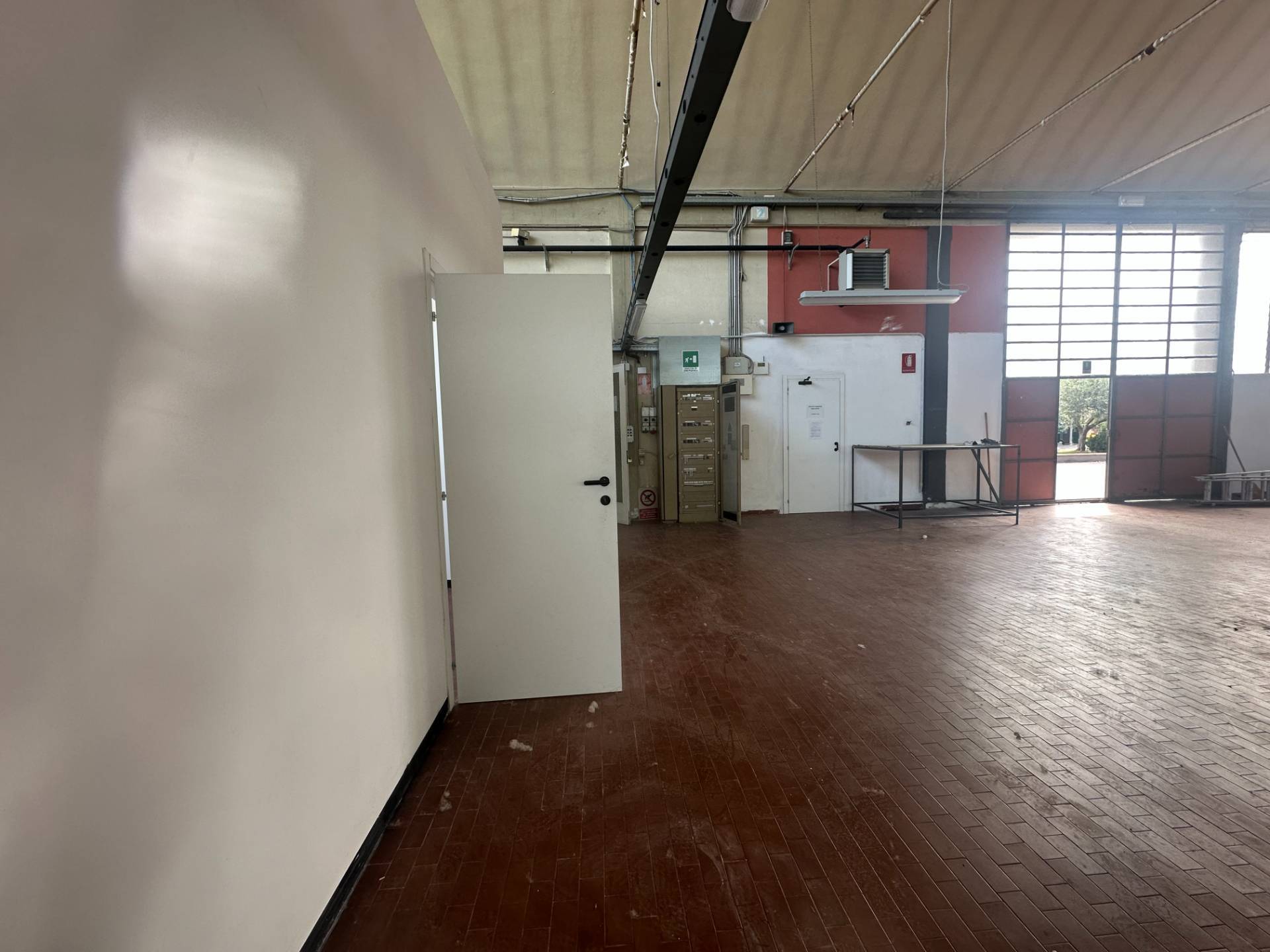 Fondo Artigianale in affitto a Capannori, Camigliano