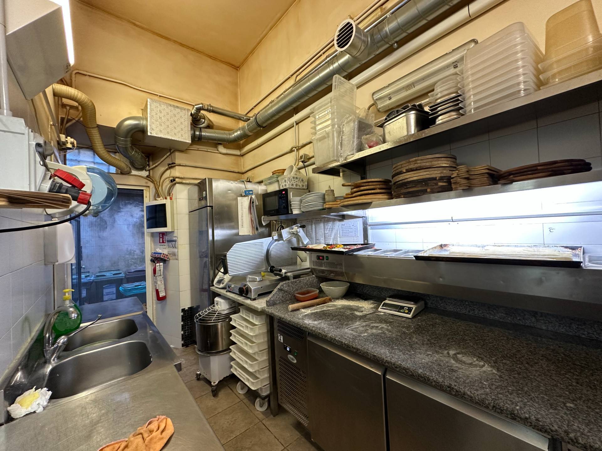 Fondo Artigianale in vendita a Lucca, da non usare 1