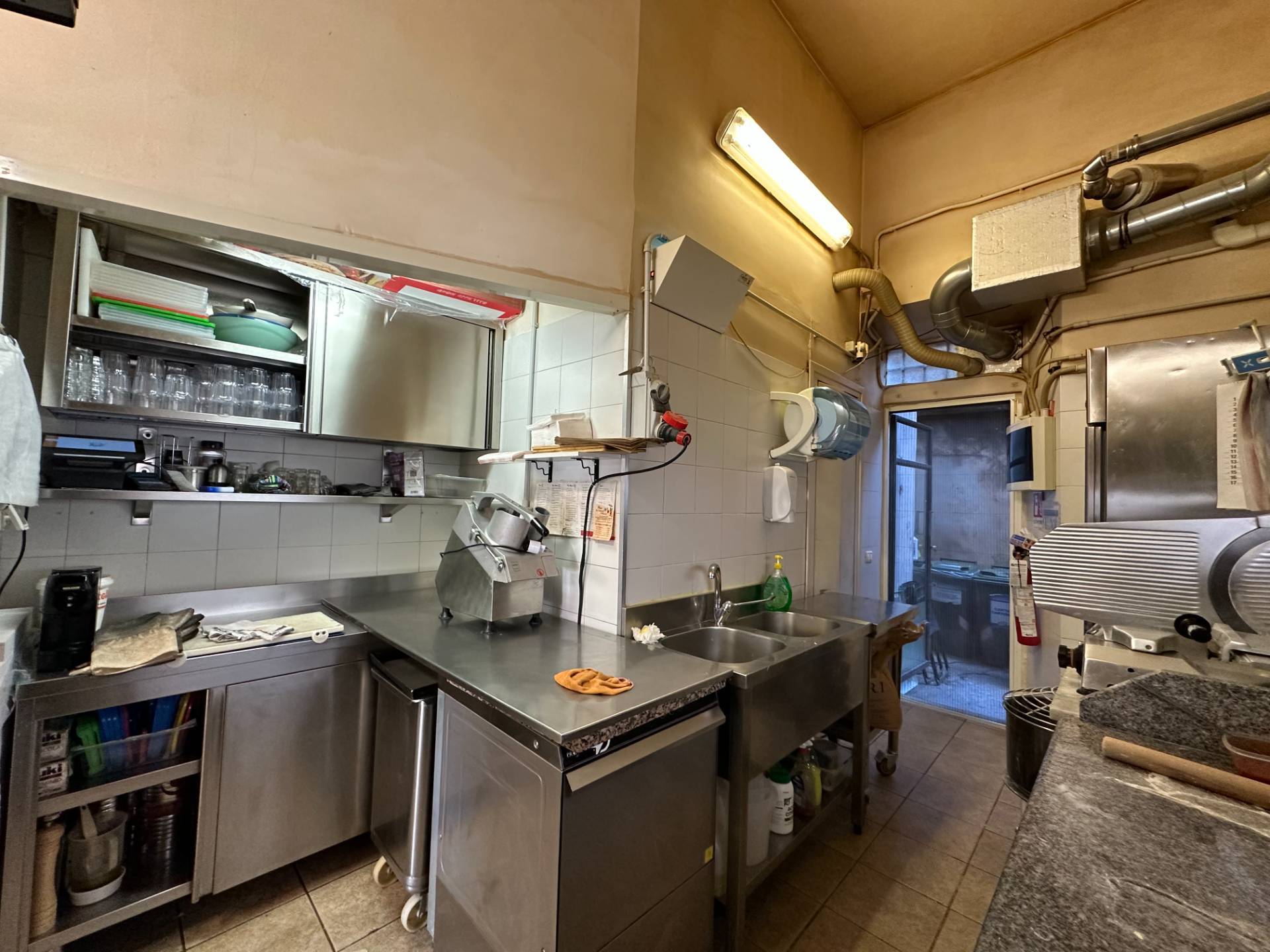 Fondo Artigianale in vendita a Lucca, da non usare 1