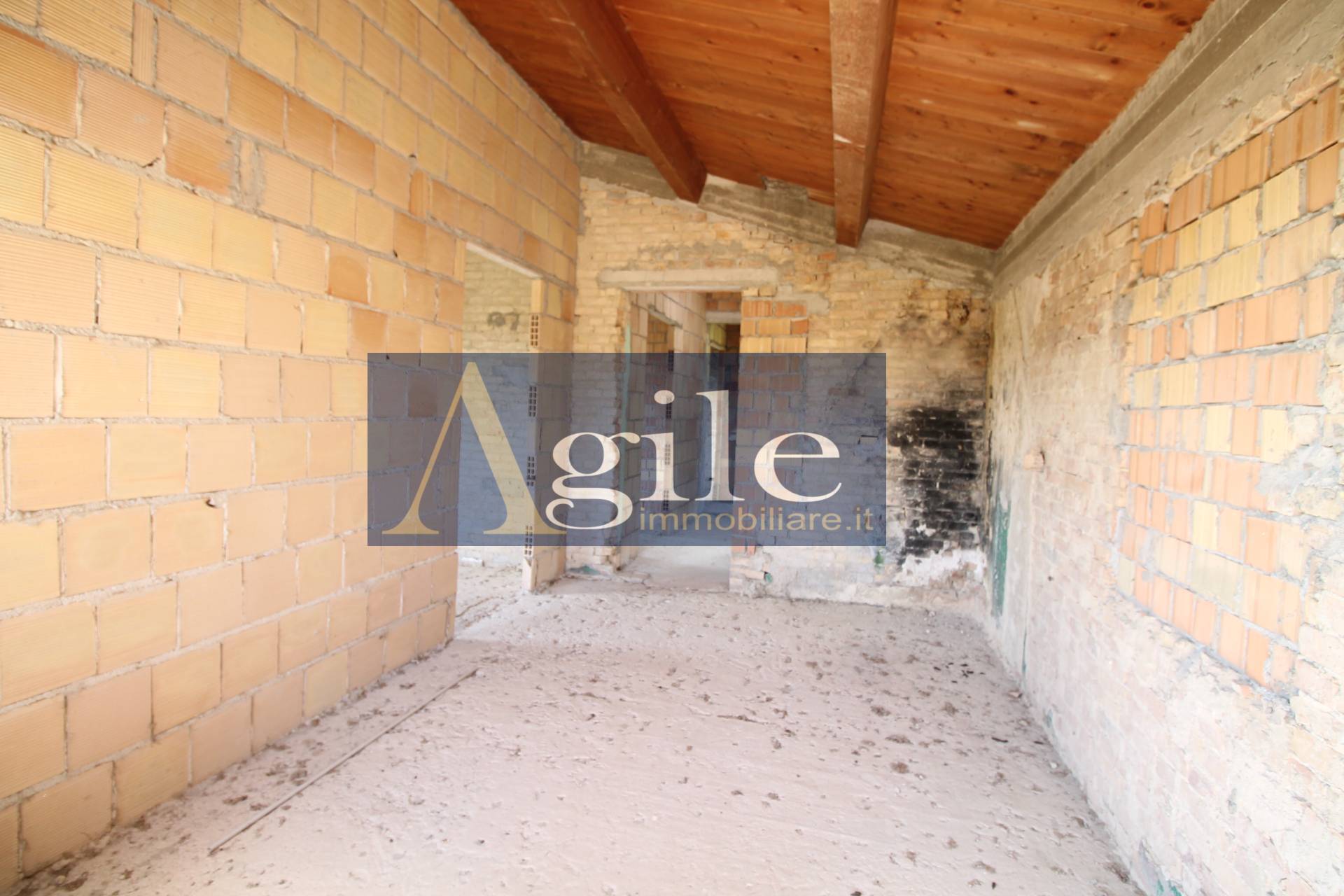 Rustico/Casale in vendita a Ascoli Piceno, Poggio di Bretta