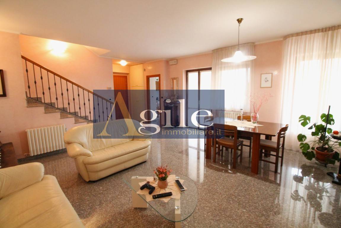 Casa indipendente in vendita a Ascoli Piceno, Borgo Solest