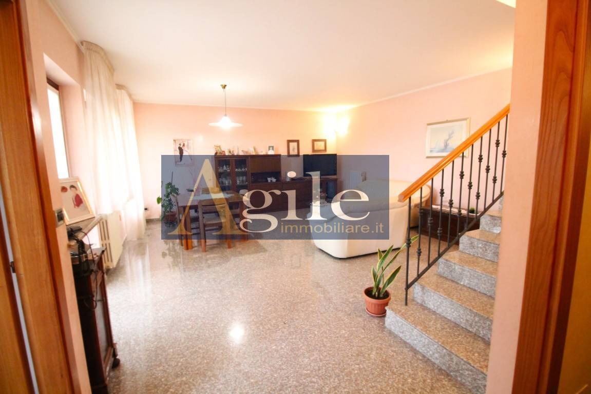 Casa indipendente in vendita a Ascoli Piceno, Borgo Solest