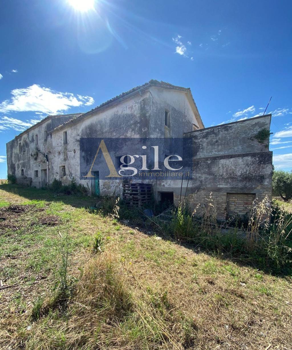 Rustico/Casale in vendita a Monteprandone, Collinare