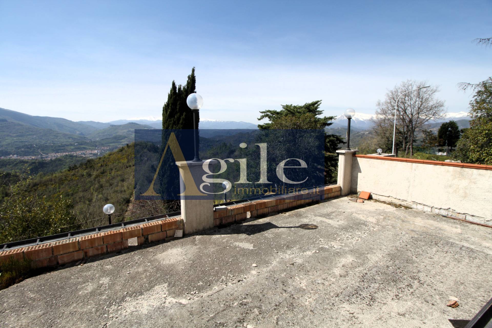 Casa indipendente in vendita a Ascoli Piceno, Colonnata