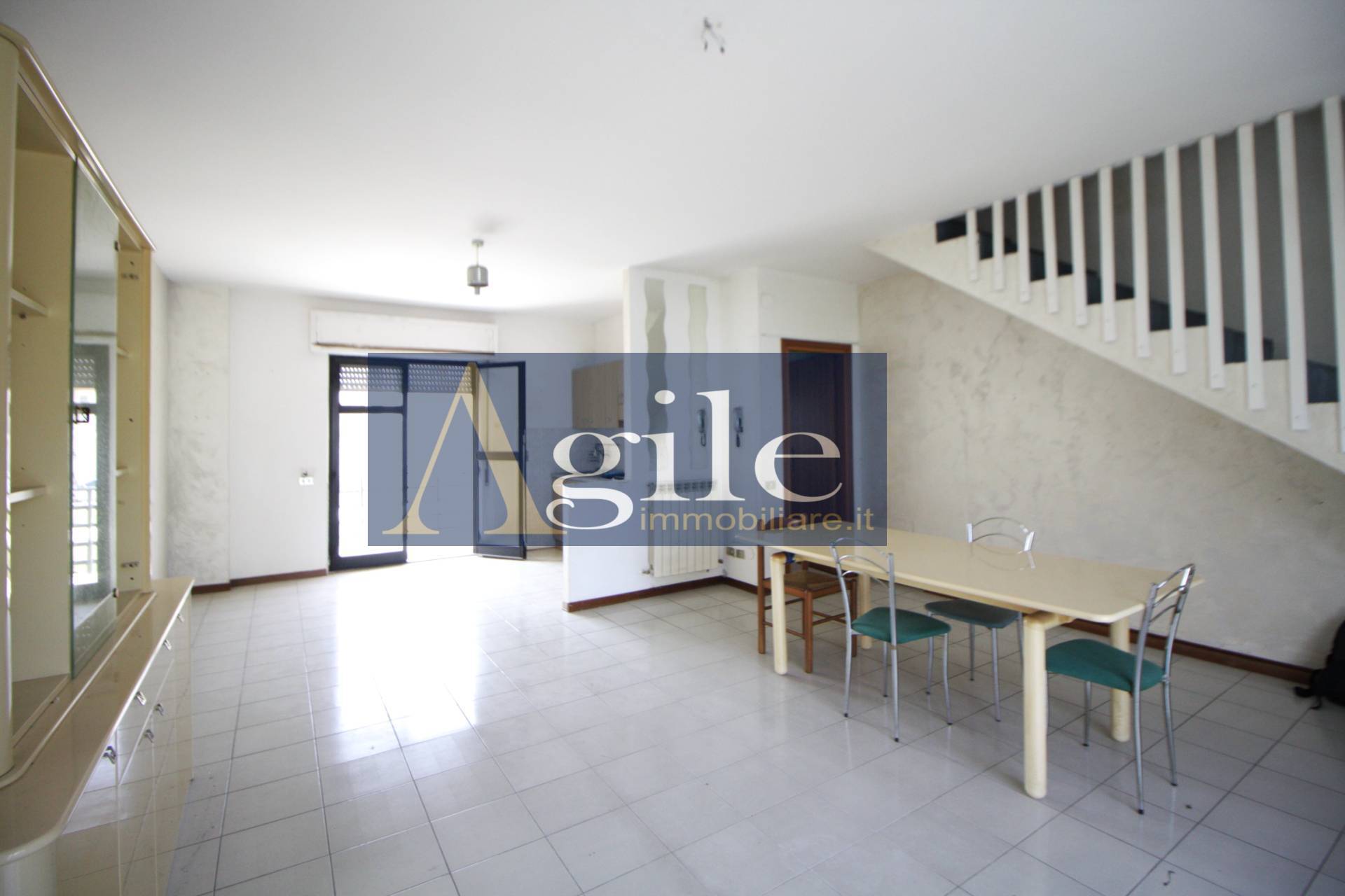 Appartamento in vendita a Alba Adriatica, Zona Mare