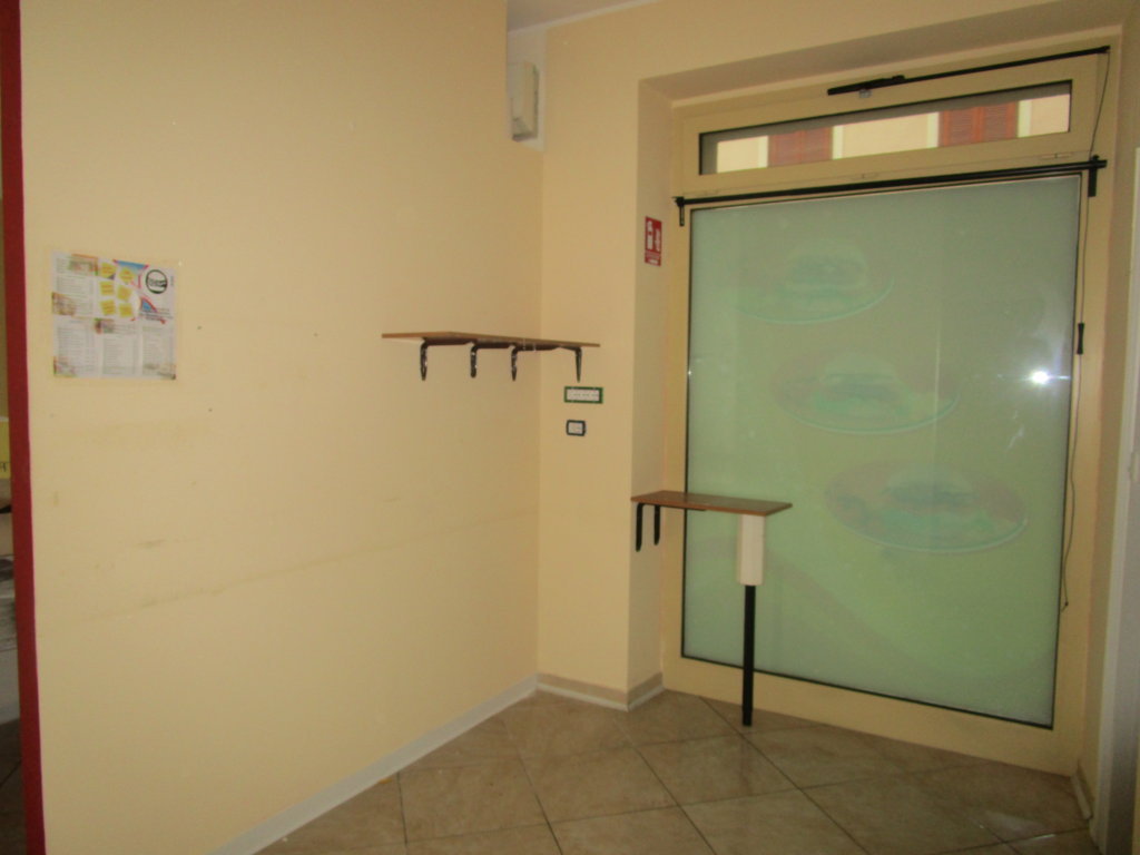 Locale commerciale in affitto a San Benedetto del Tronto, Centralissima