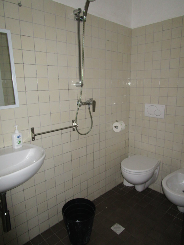 Locale commerciale in affitto a San Benedetto del Tronto, Centralissima