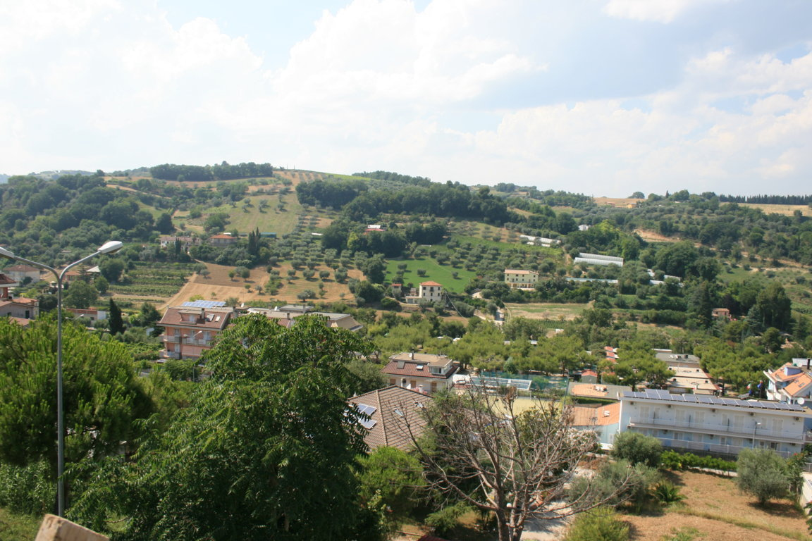 Casa singola in vendita a Cupra Marittima, sopra la Statale 16