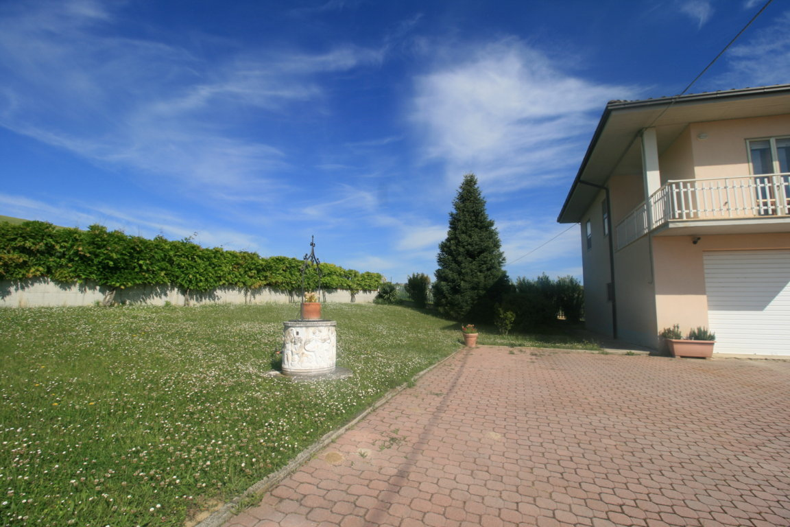 Casa singola in vendita a Carassai