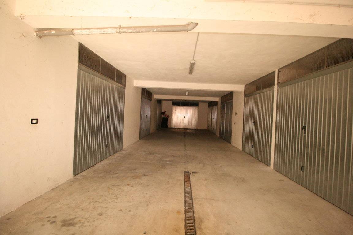 Box o garage in vendita a Massignano