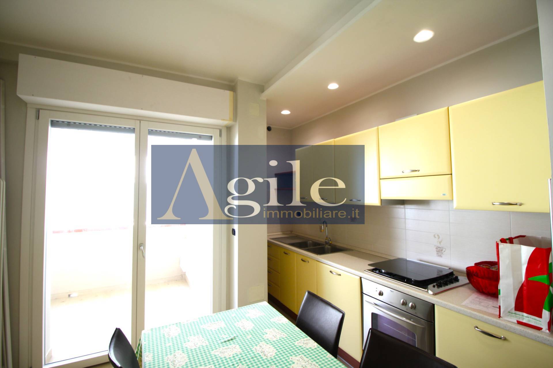 Appartamento in vendita a Alba Adriatica, Zona Mare