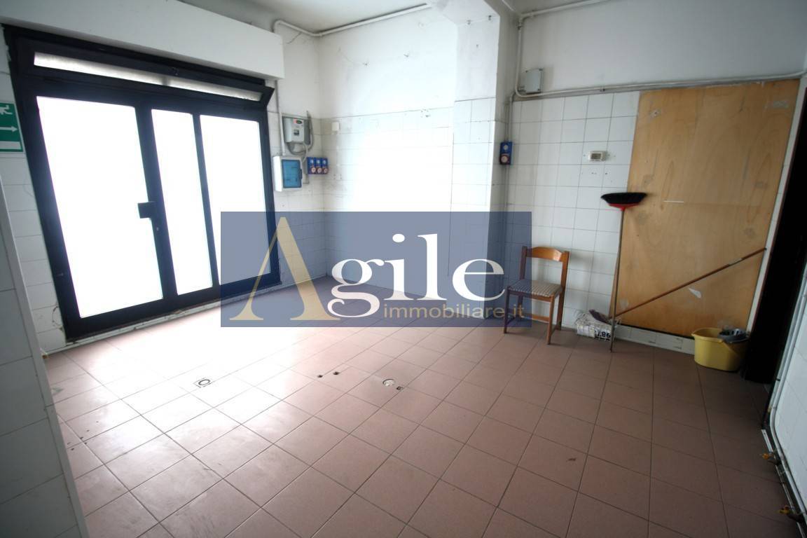 Locale commerciale in vendita a Spinetoli, Pagliare del Tronto