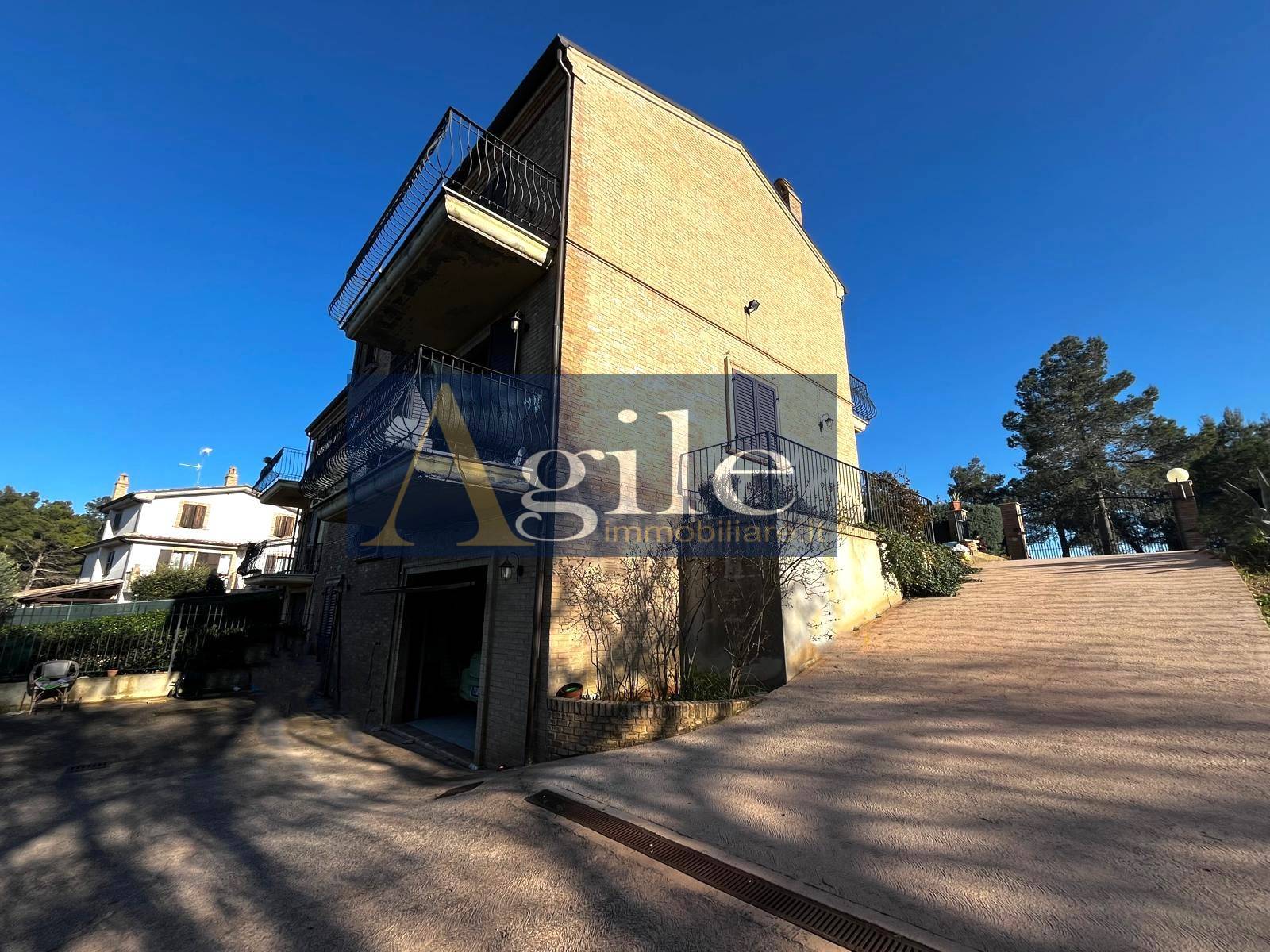 Villa a schiera / Bifamiliare in vendita a Ripatransone