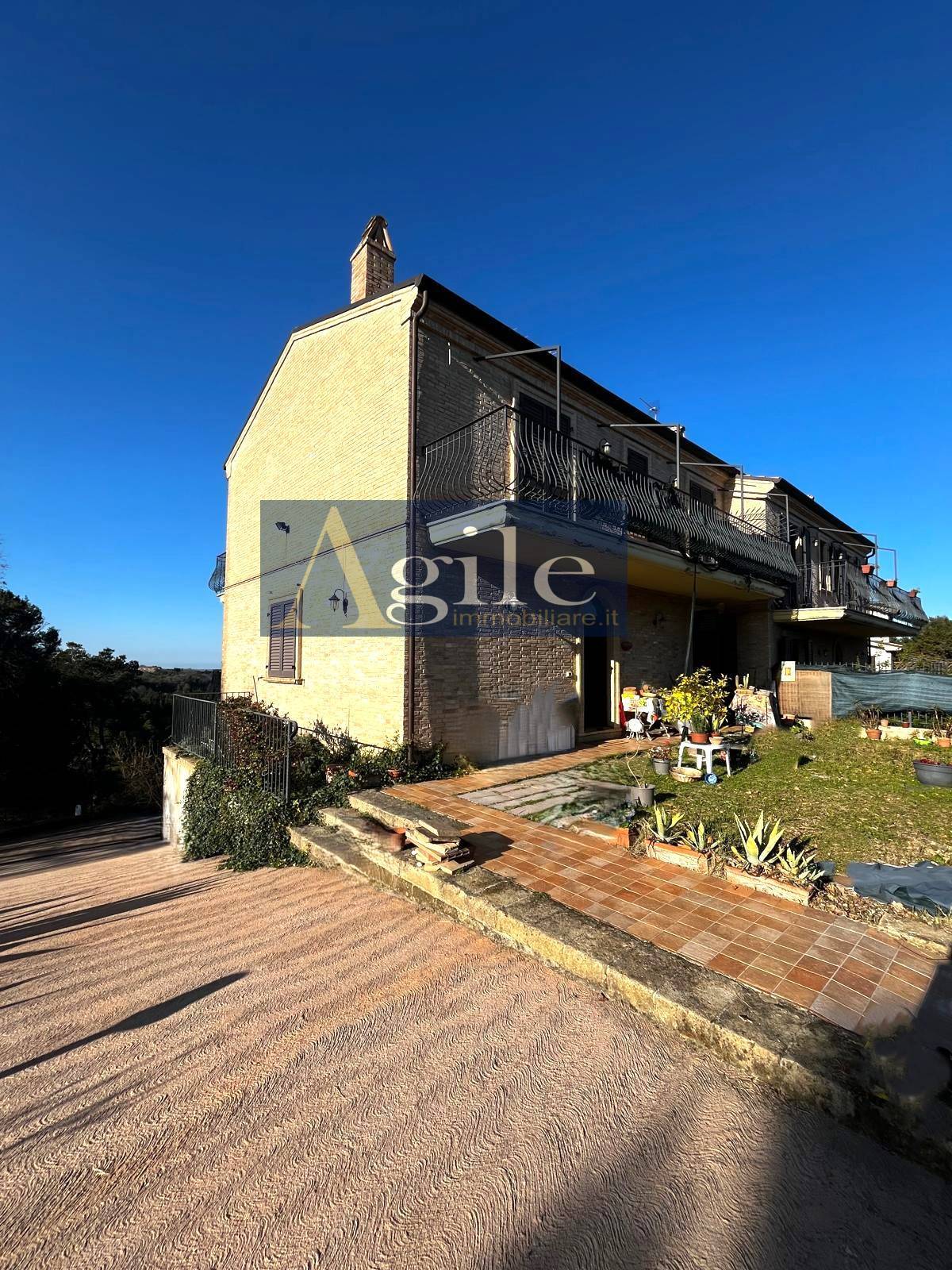 Villa a schiera / Bifamiliare in vendita a Ripatransone