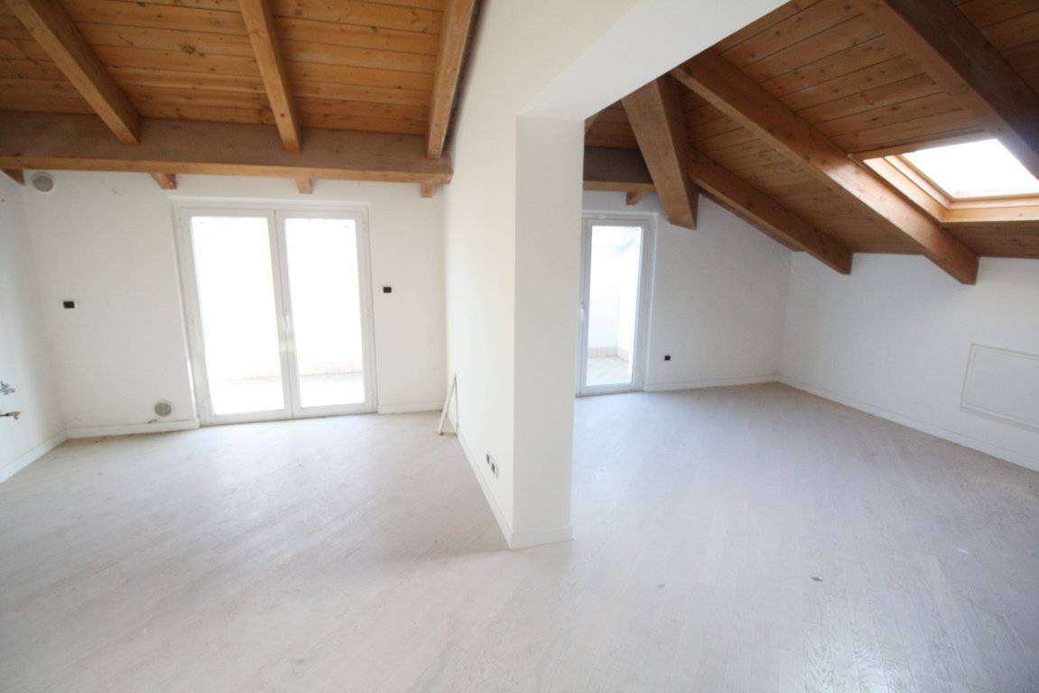 Attico/Mansarda in vendita a Ascoli Piceno, Borgo Solest