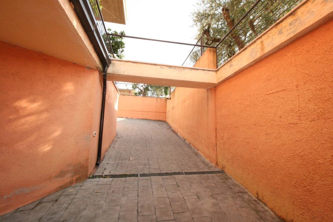 Box o garage in vendita a Massignano